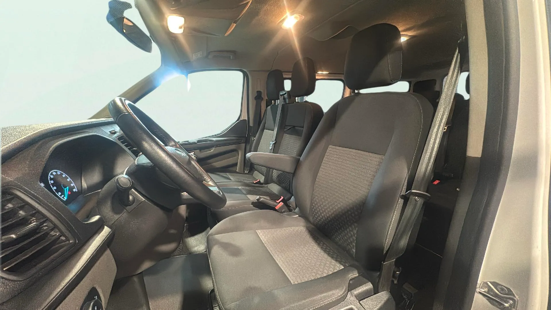 Ford Tourneo Custom 2.0 EcoBlue L2 Trend - foto 37