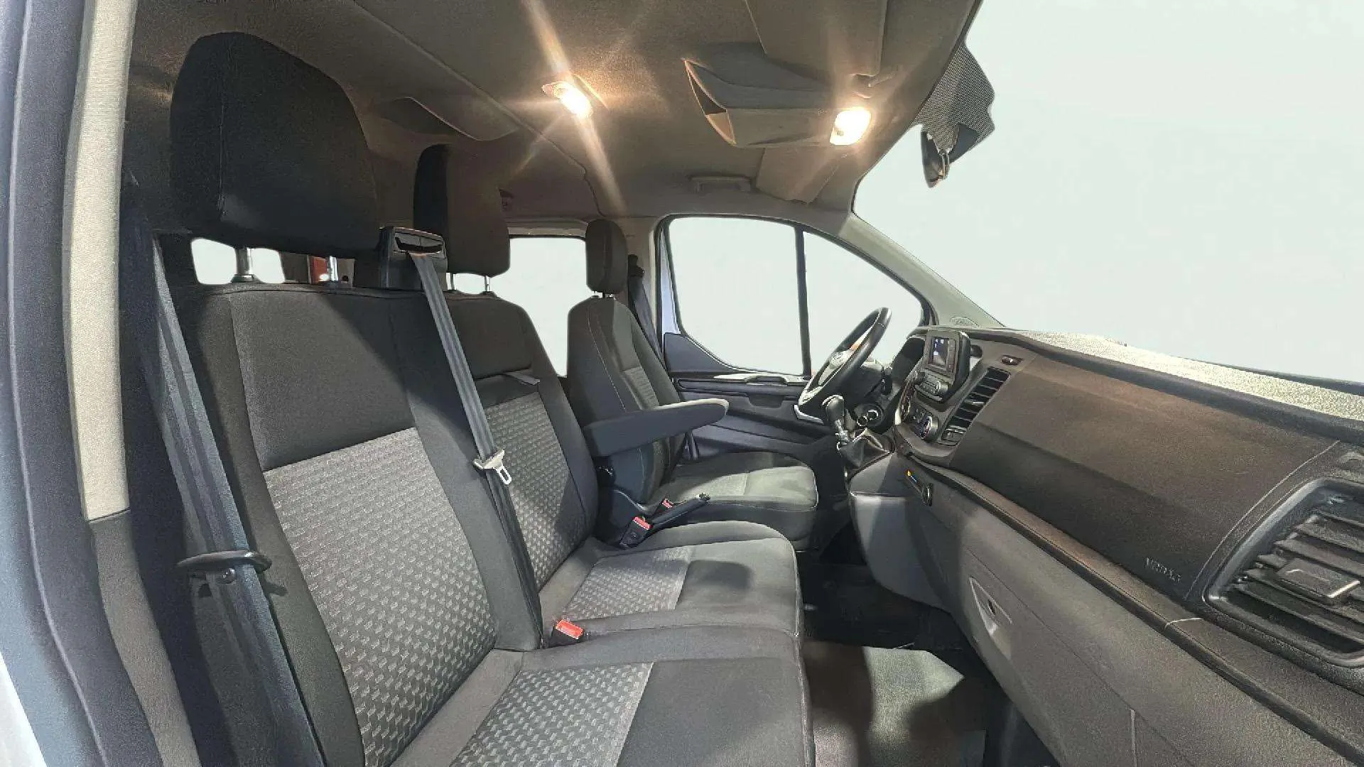 Ford Tourneo Custom 2.0 EcoBlue L2 Trend - foto 16