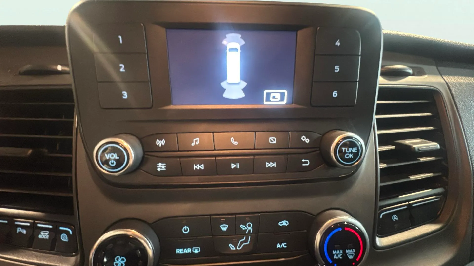 Ford Tourneo Custom 2.0 EcoBlue L2 Trend - foto 44