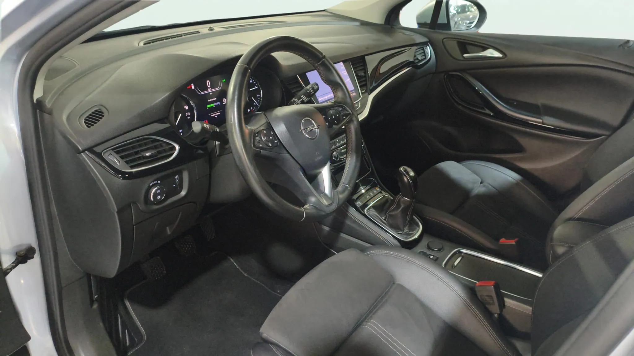 Opel Astra 1.5D DVH Elegance - foto 6