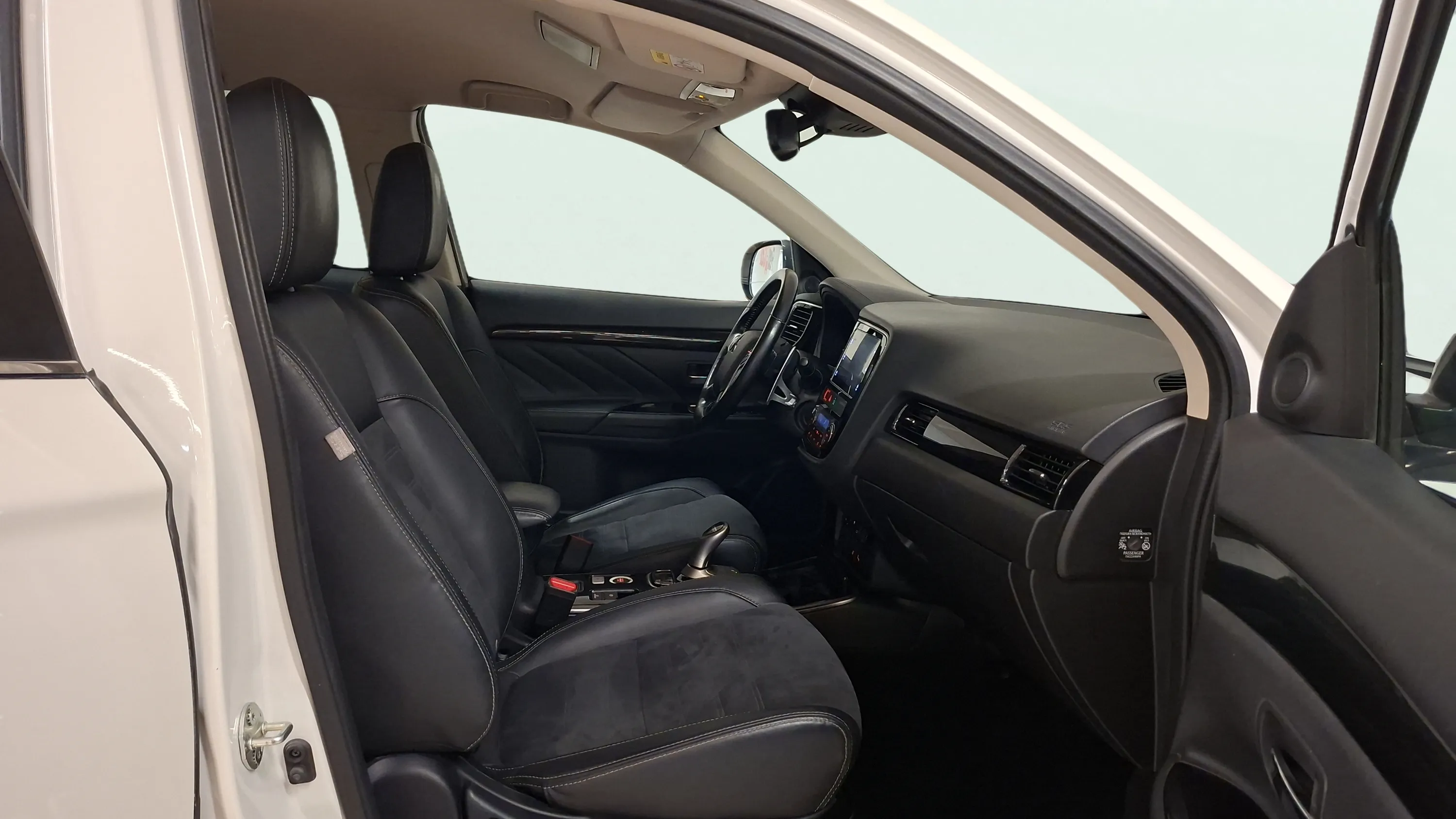 Mitsubishi Outlander 2.0 PHEV Kaiteki 4WD - foto 10