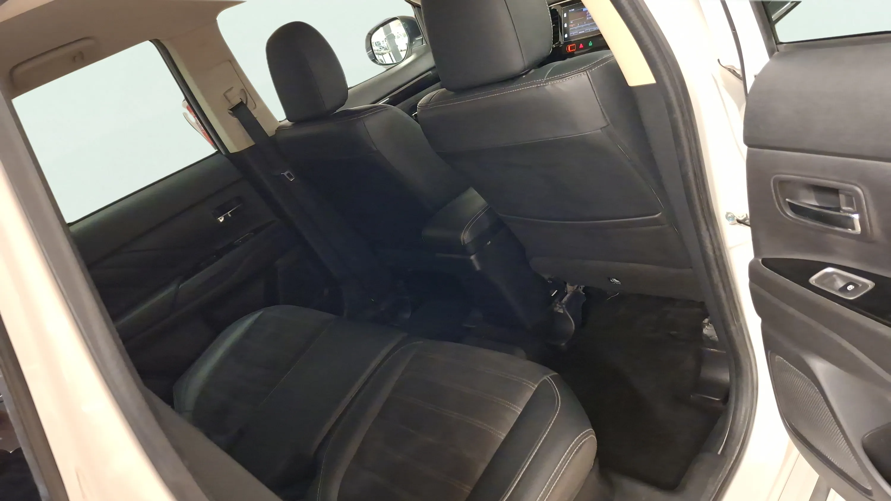 Mitsubishi Outlander 2.0 PHEV Kaiteki 4WD - foto 15