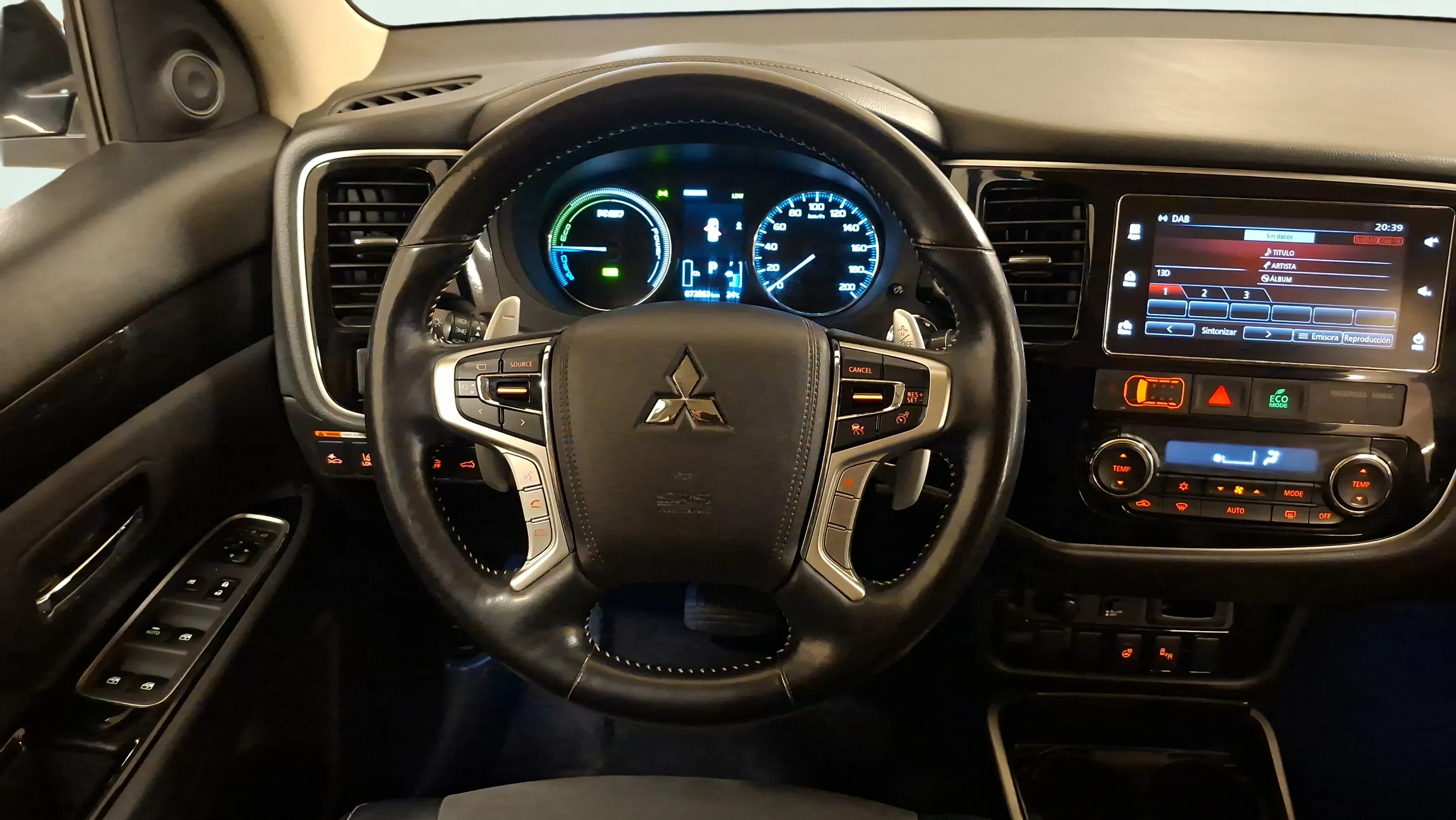 Mitsubishi Outlander 2.0 PHEV Kaiteki 4WD - foto 9