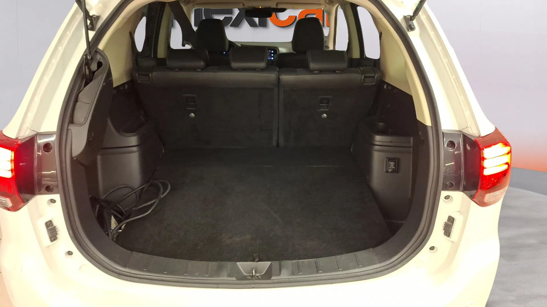 Mitsubishi Outlander 2.0 PHEV Kaiteki 4WD - foto 11