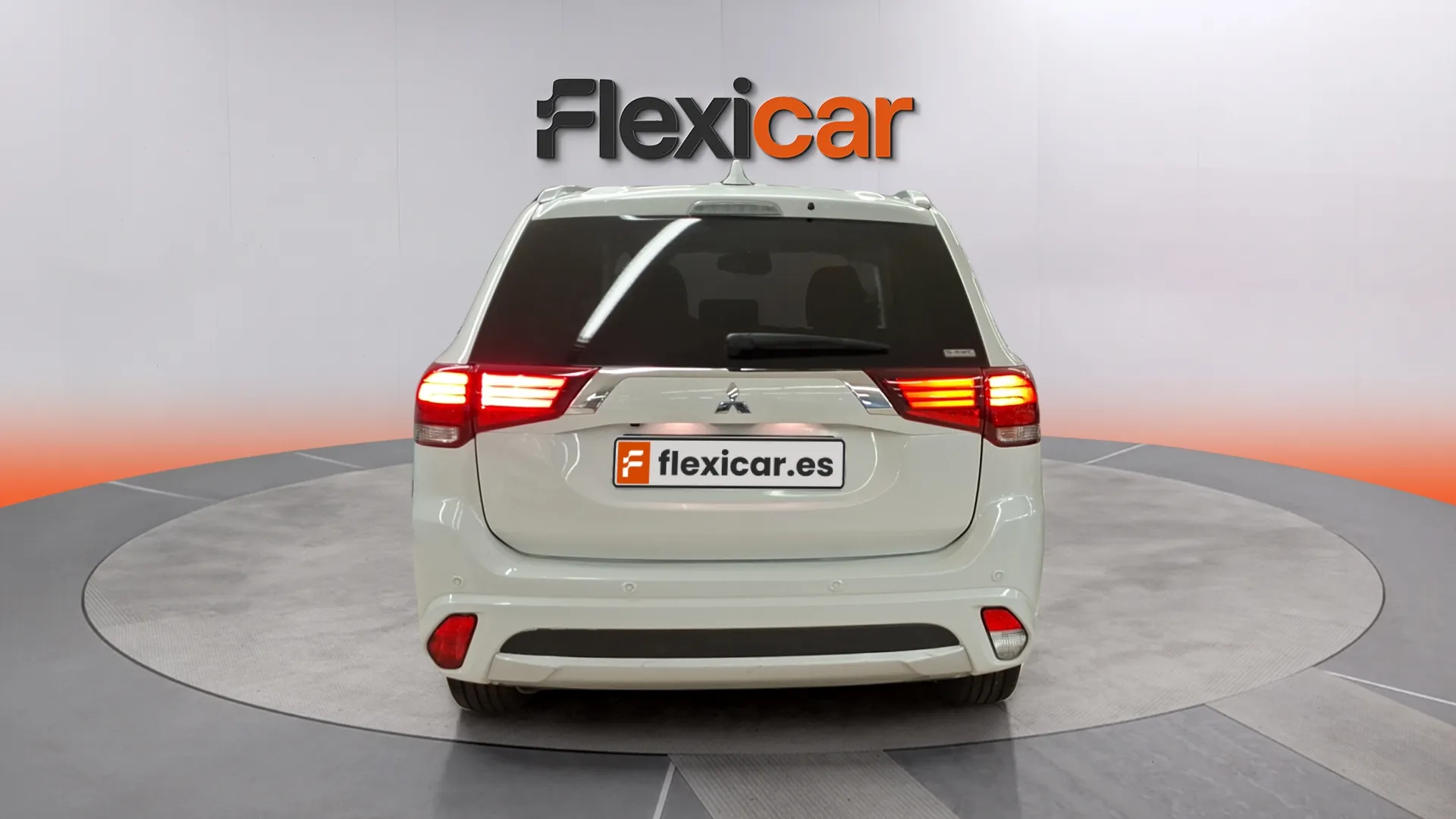 Mitsubishi Outlander 2.0 PHEV Kaiteki 4WD - foto 3