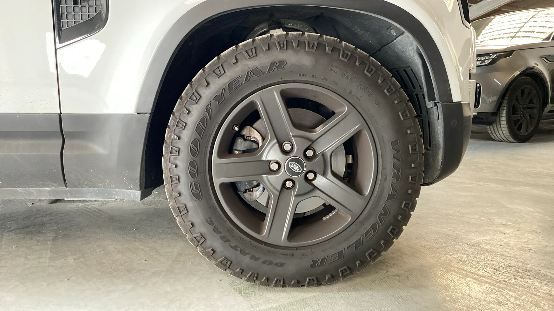 Land Rover Defender 2.0 D200 SD4 HSE 110 4WD - foto 12