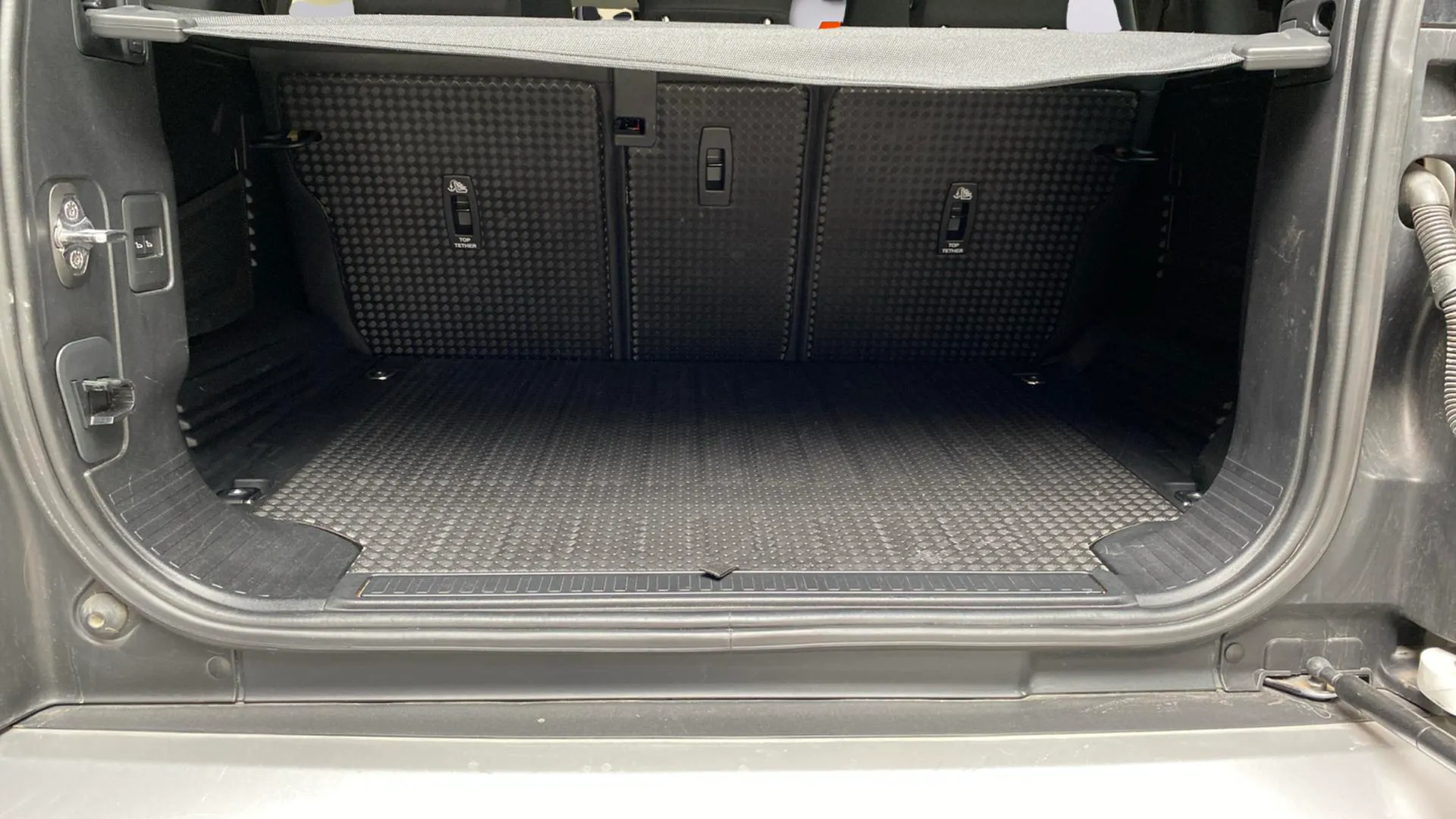 Land Rover Defender 2.0 D200 SD4 HSE 110 4WD - foto 13
