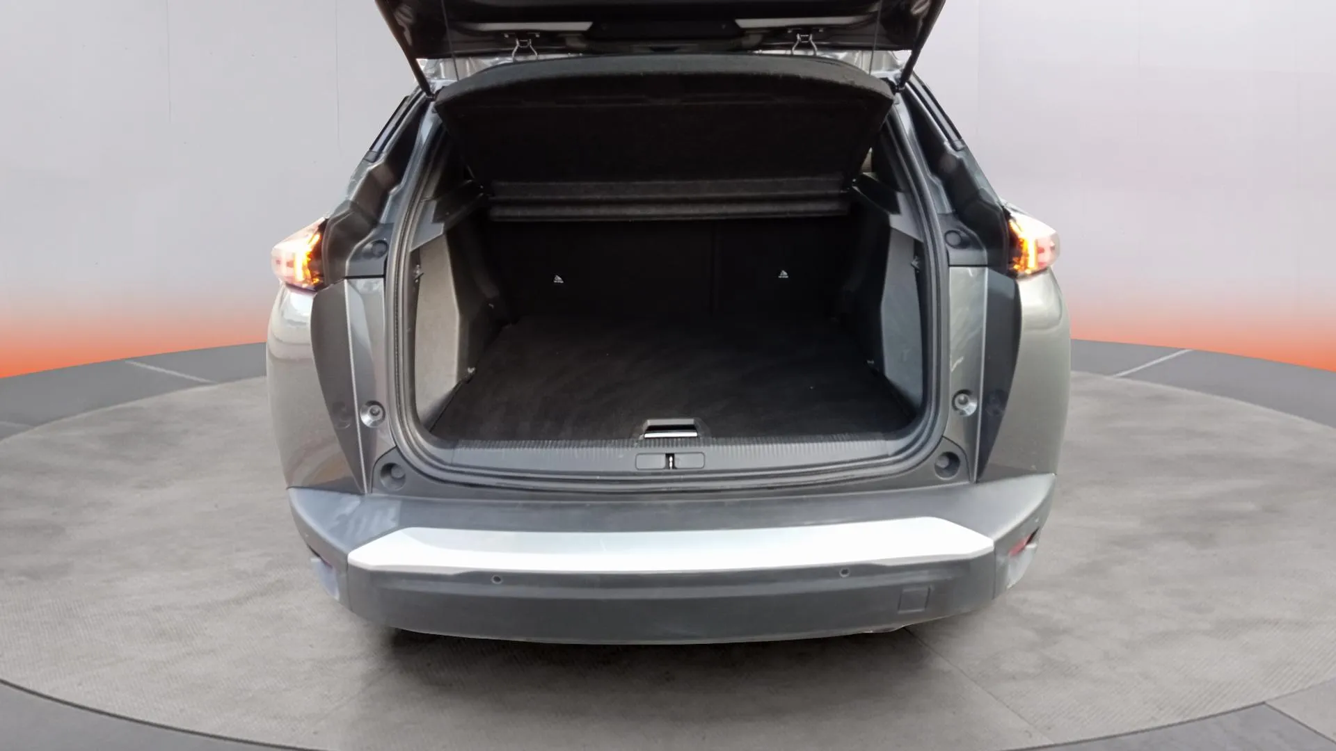 Peugeot 2008 Allure PureTech 100 BVM6 - foto 16