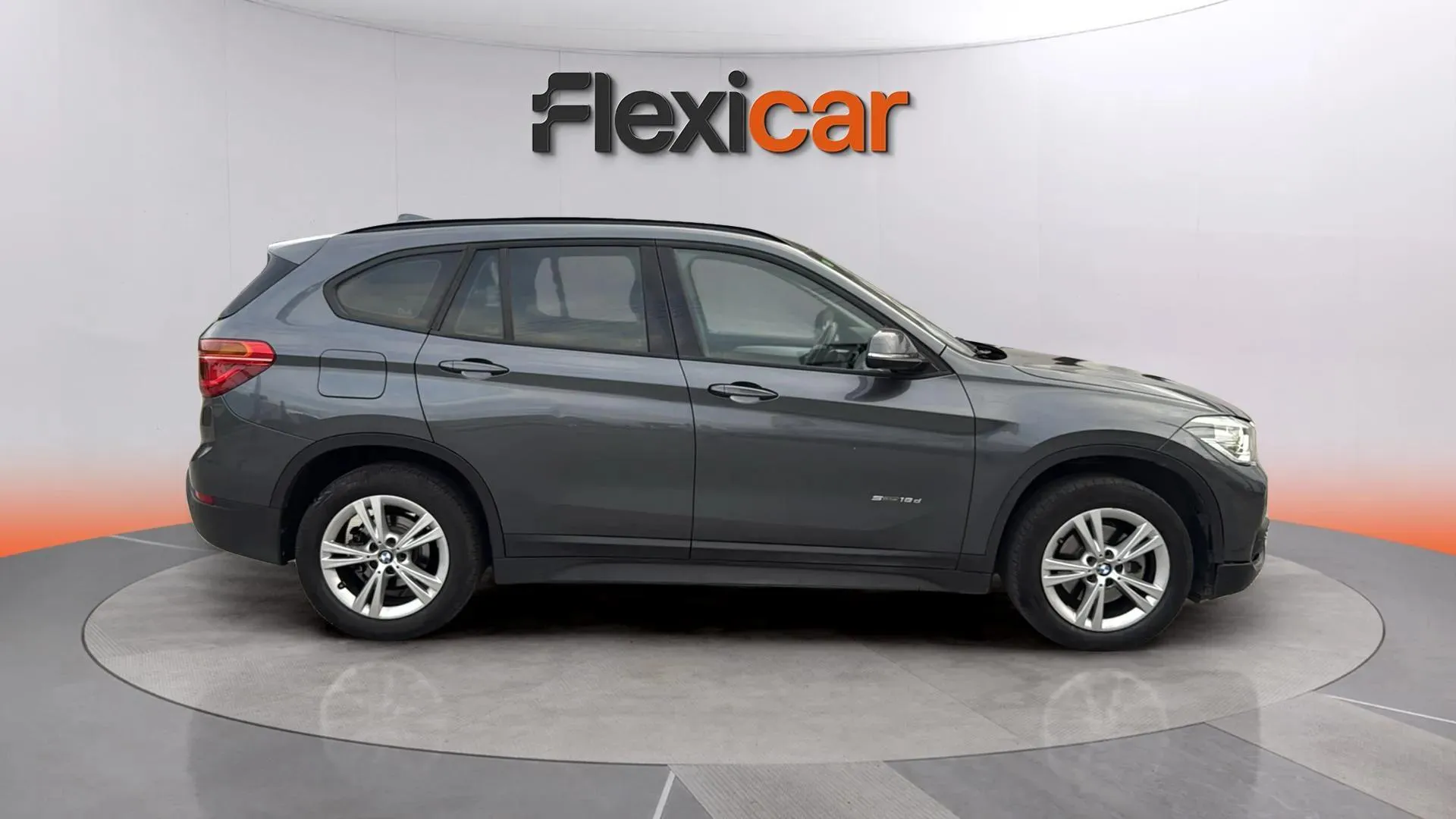BMW X1 sDrive18d - foto 8