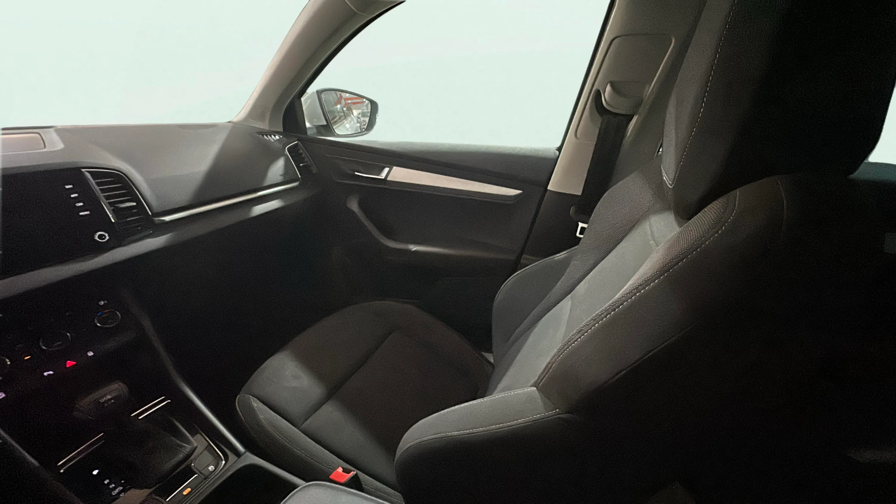 Škoda Karoq 2.0 TDI DSG 4x4 Ambition - foto 11