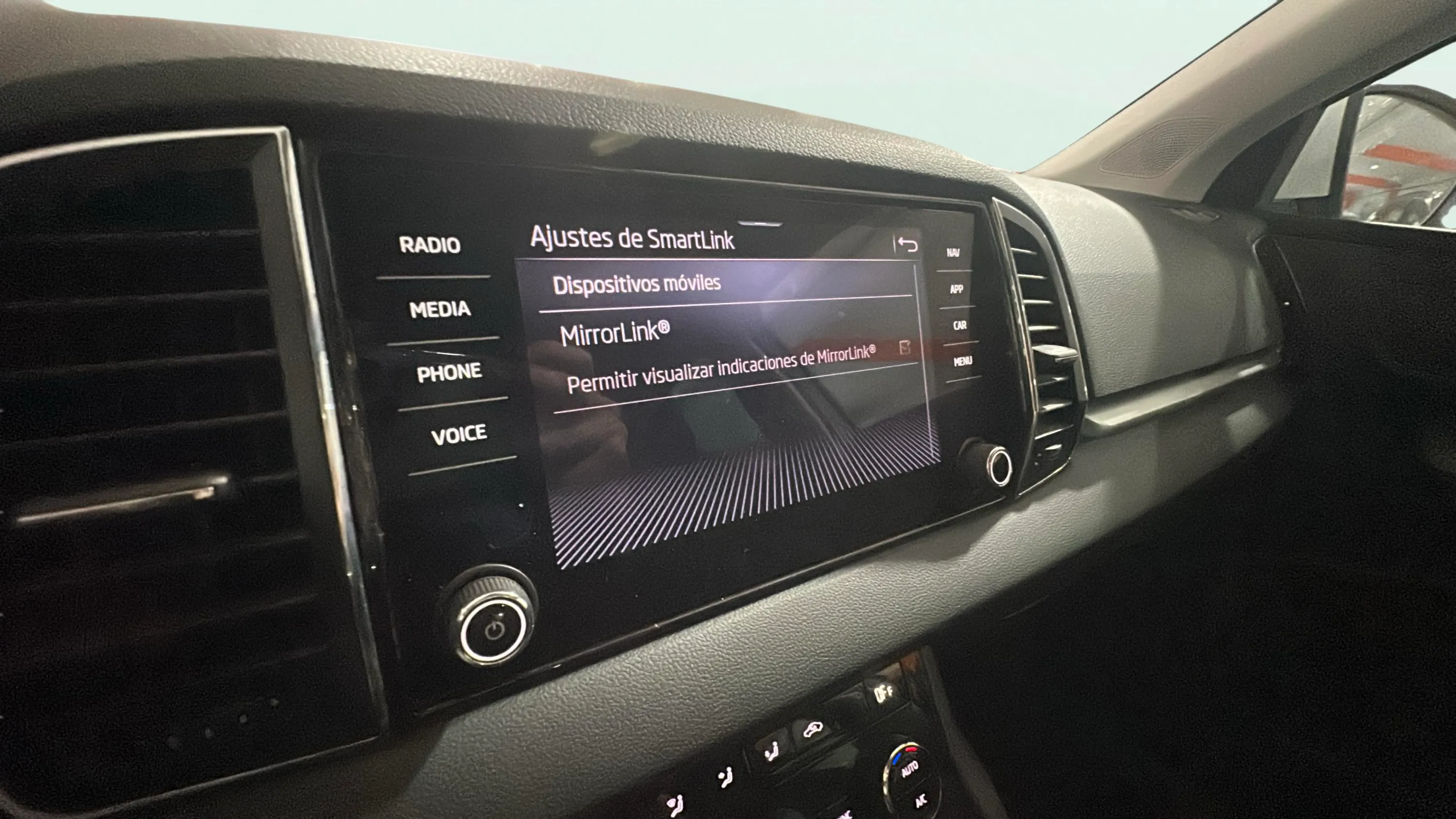 Škoda Karoq 2.0 TDI DSG 4x4 Ambition - foto 17