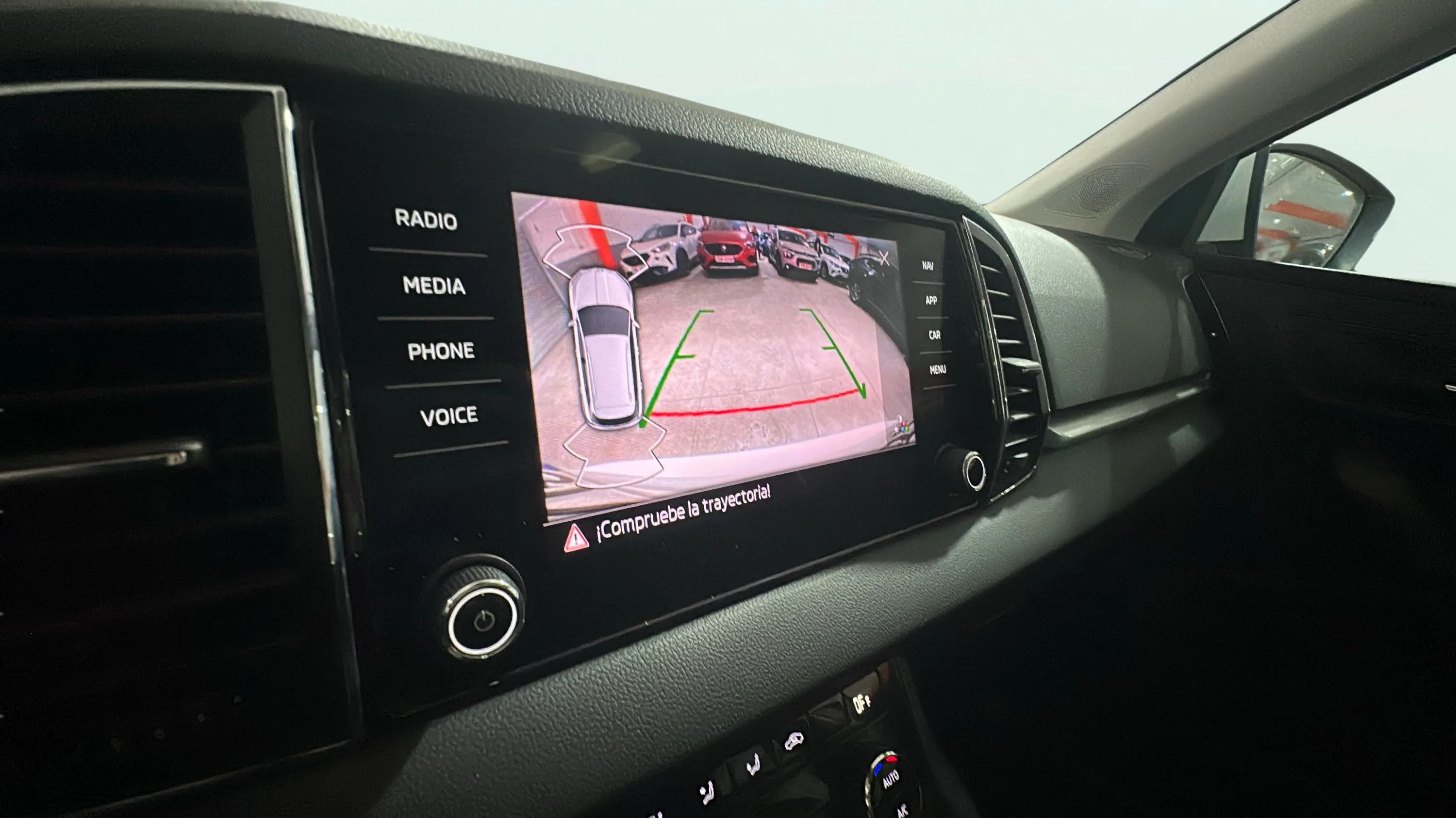 Škoda Karoq 2.0 TDI DSG 4x4 Ambition - foto 16