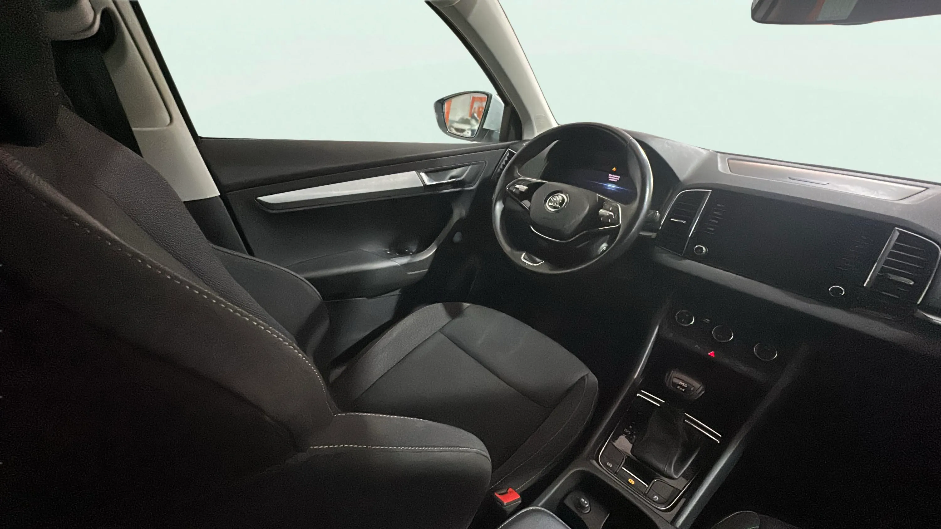 Škoda Karoq 2.0 TDI DSG 4x4 Ambition - foto 9