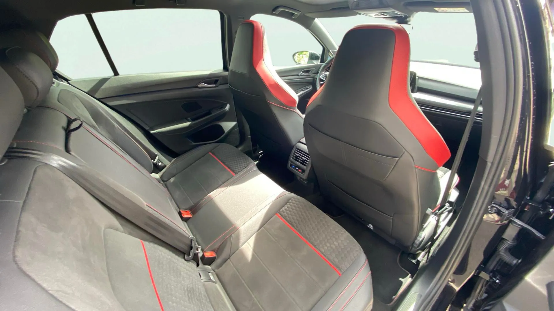 Volkswagen Golf GTI Clubsport 2.0 TSI DSG - foto 28