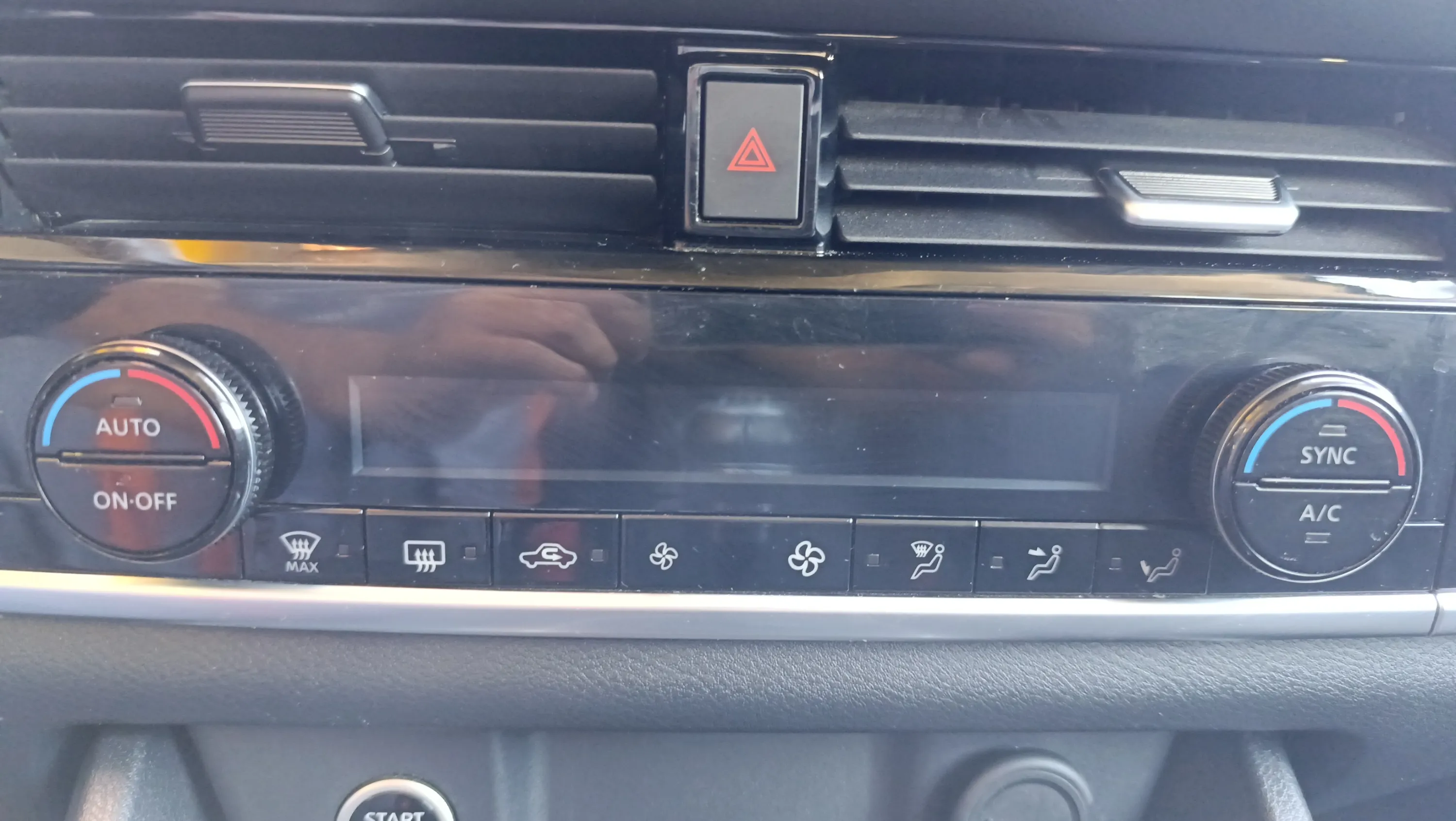 Nissan Qashqai DIG-T mHEV 4x2 Acenta - foto 23