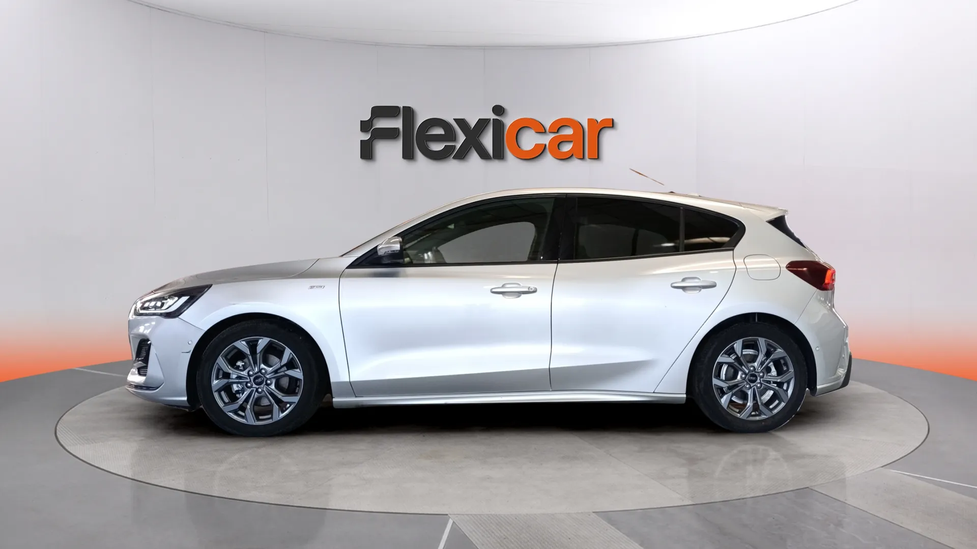 Ford Focus 1.0 EcoBoost MHEV ST-Line - foto 6