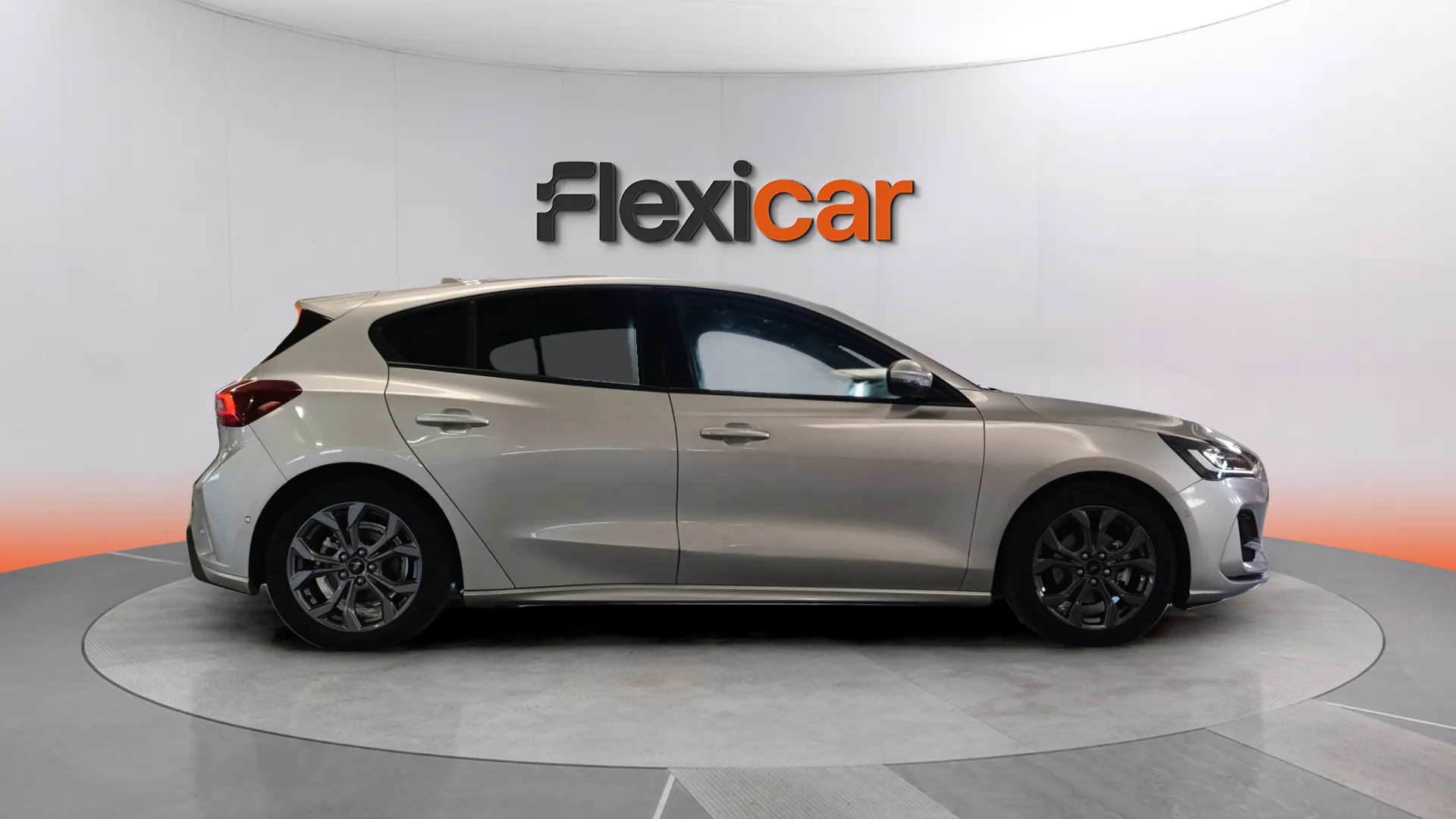 Ford Focus 1.0 EcoBoost MHEV ST-Line - foto 2