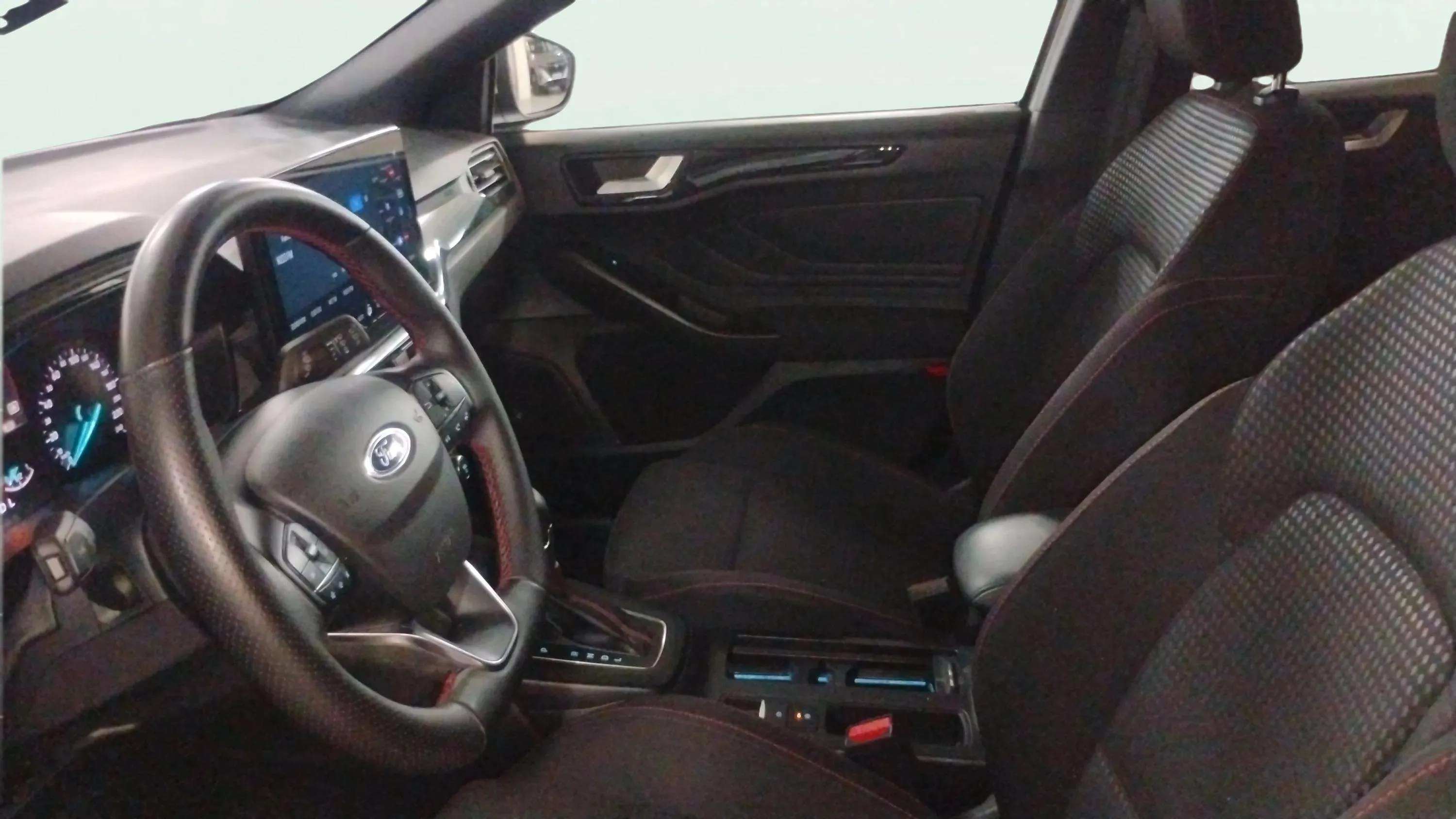 Ford Focus 1.0 EcoBoost MHEV ST-Line - foto 7