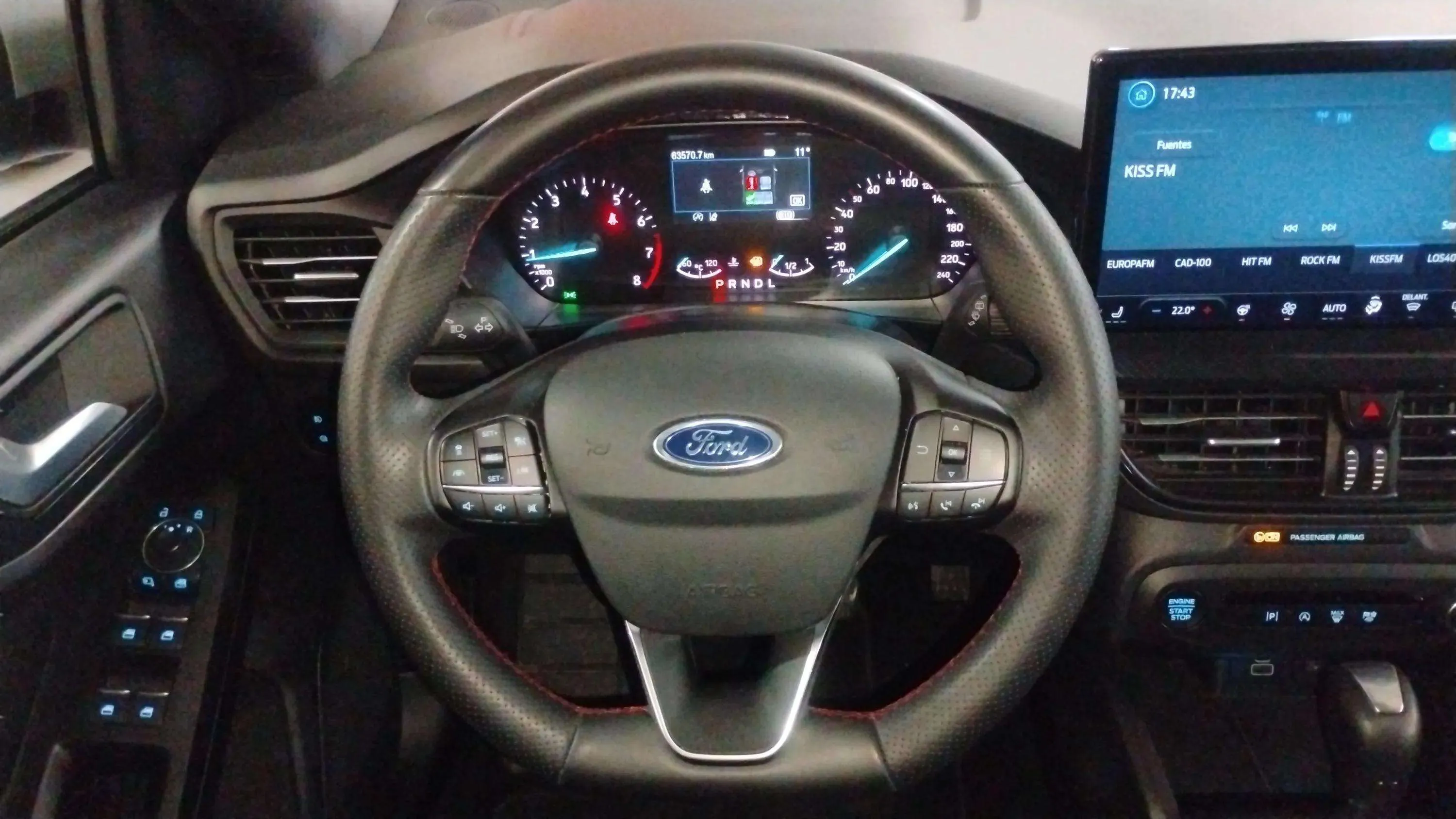 Ford Focus 1.0 EcoBoost MHEV ST-Line - foto 19