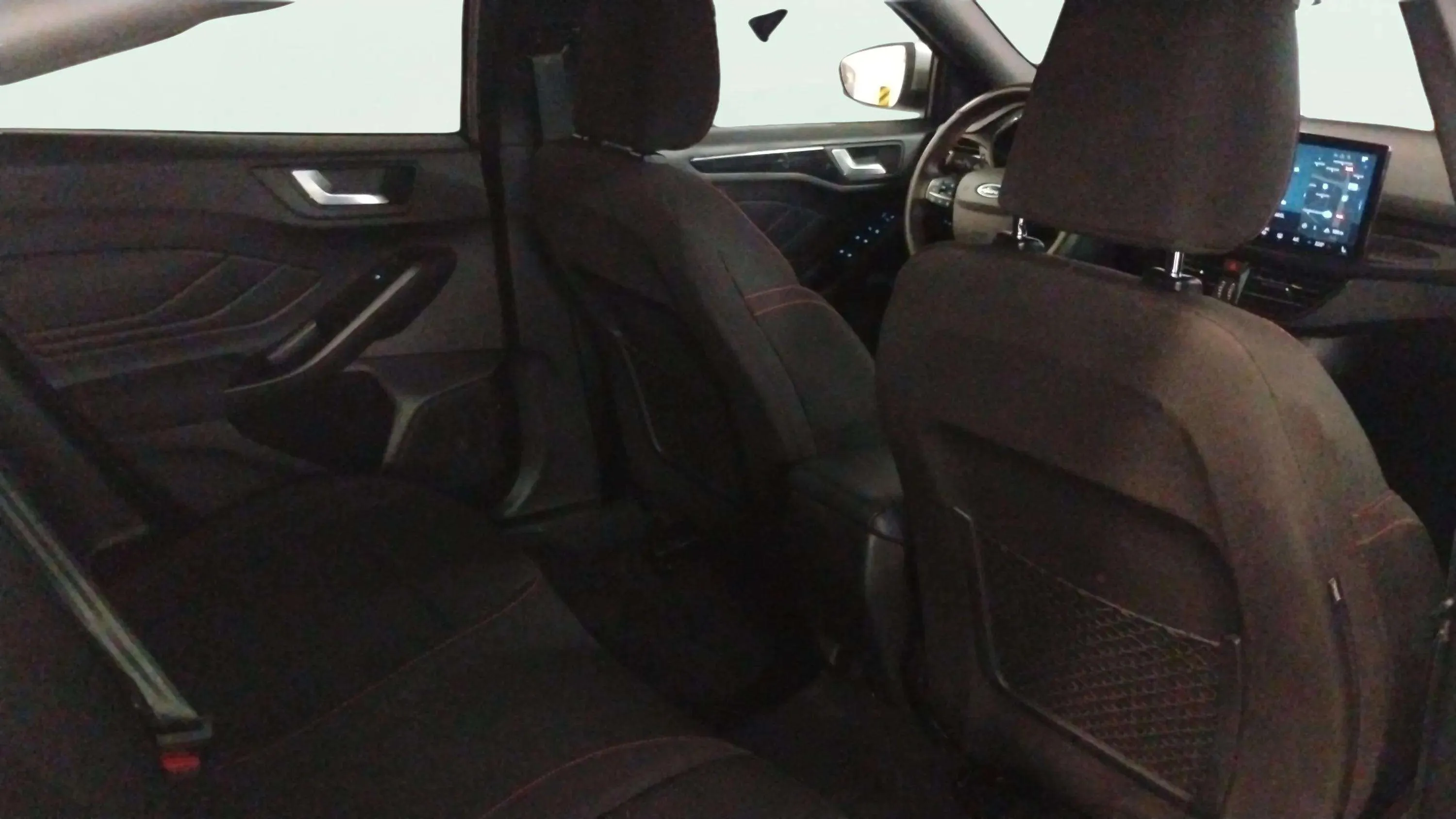 Ford Focus 1.0 EcoBoost MHEV ST-Line - foto 15