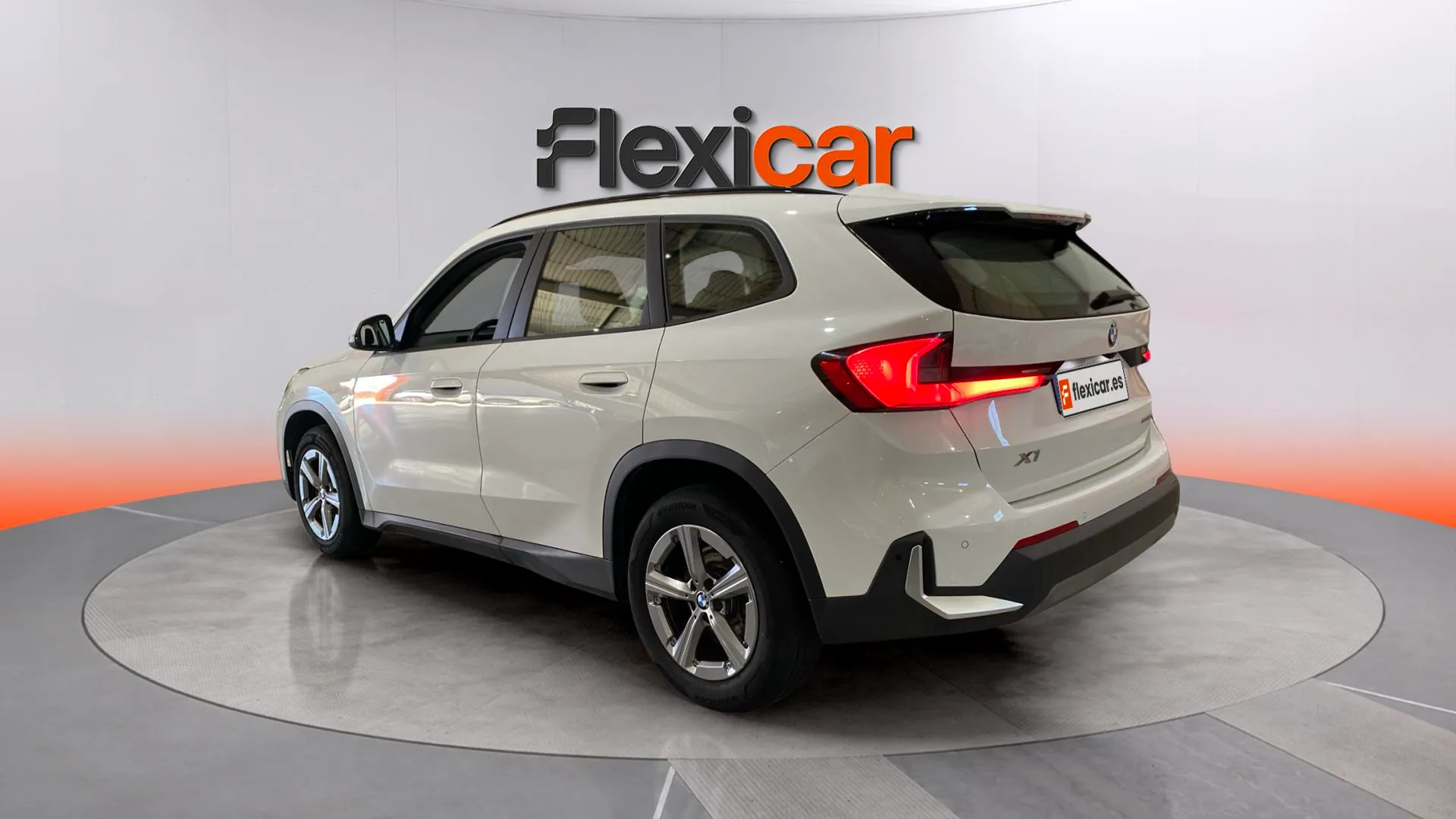 BMW X1 sDrive18i - foto 3