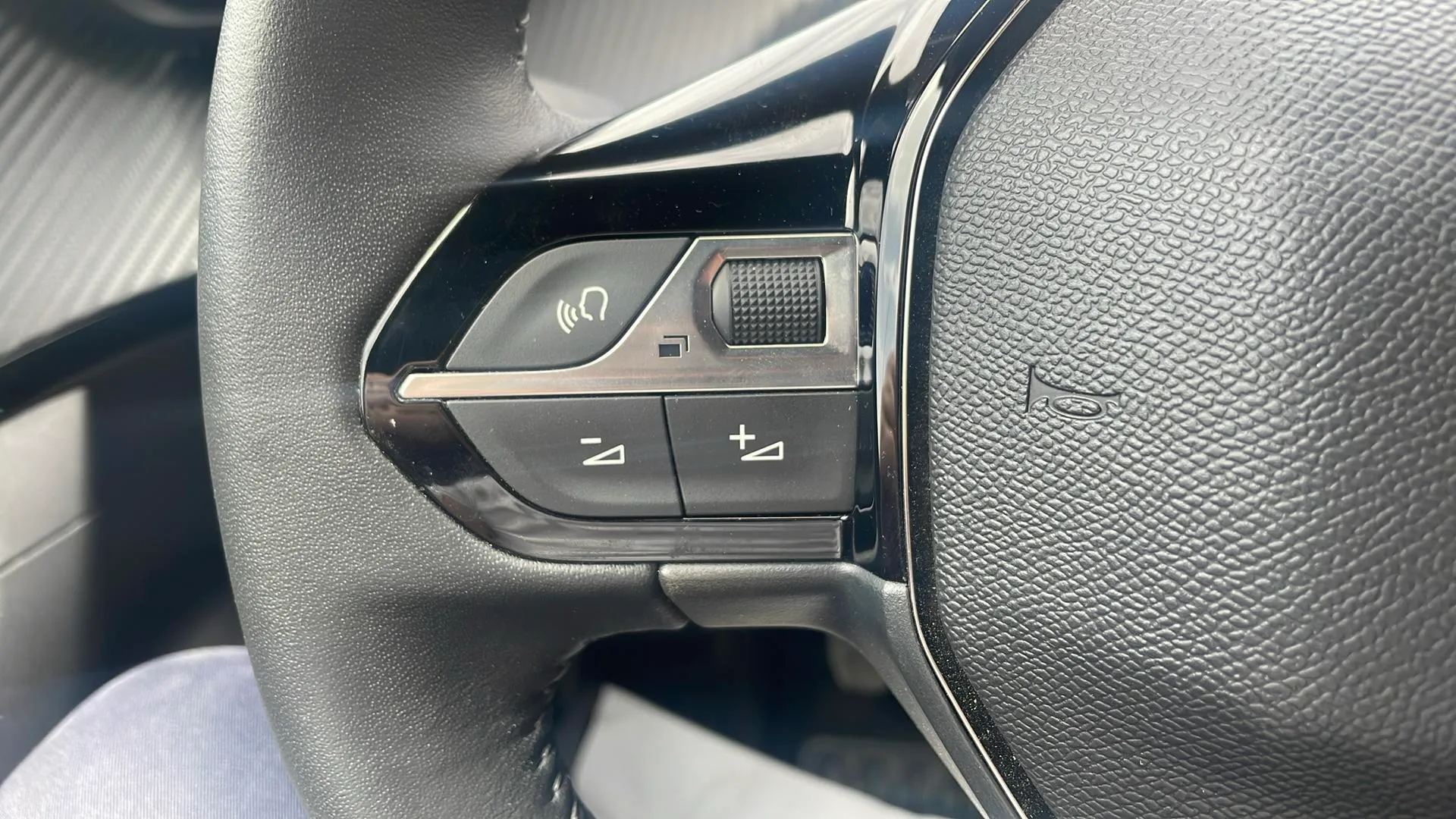 Peugeot 2008 Allure Gasolina 100 - foto 33