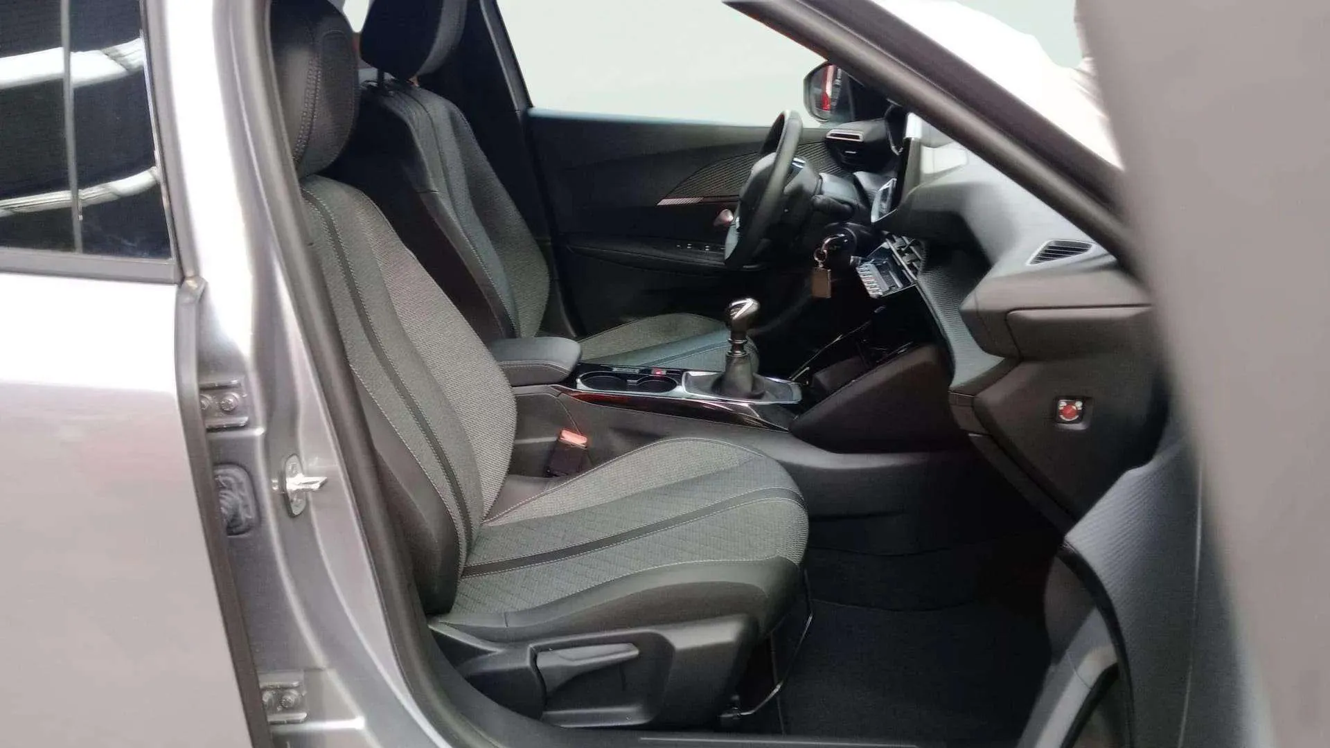 Peugeot 2008 Allure Gasolina 100 - foto 9
