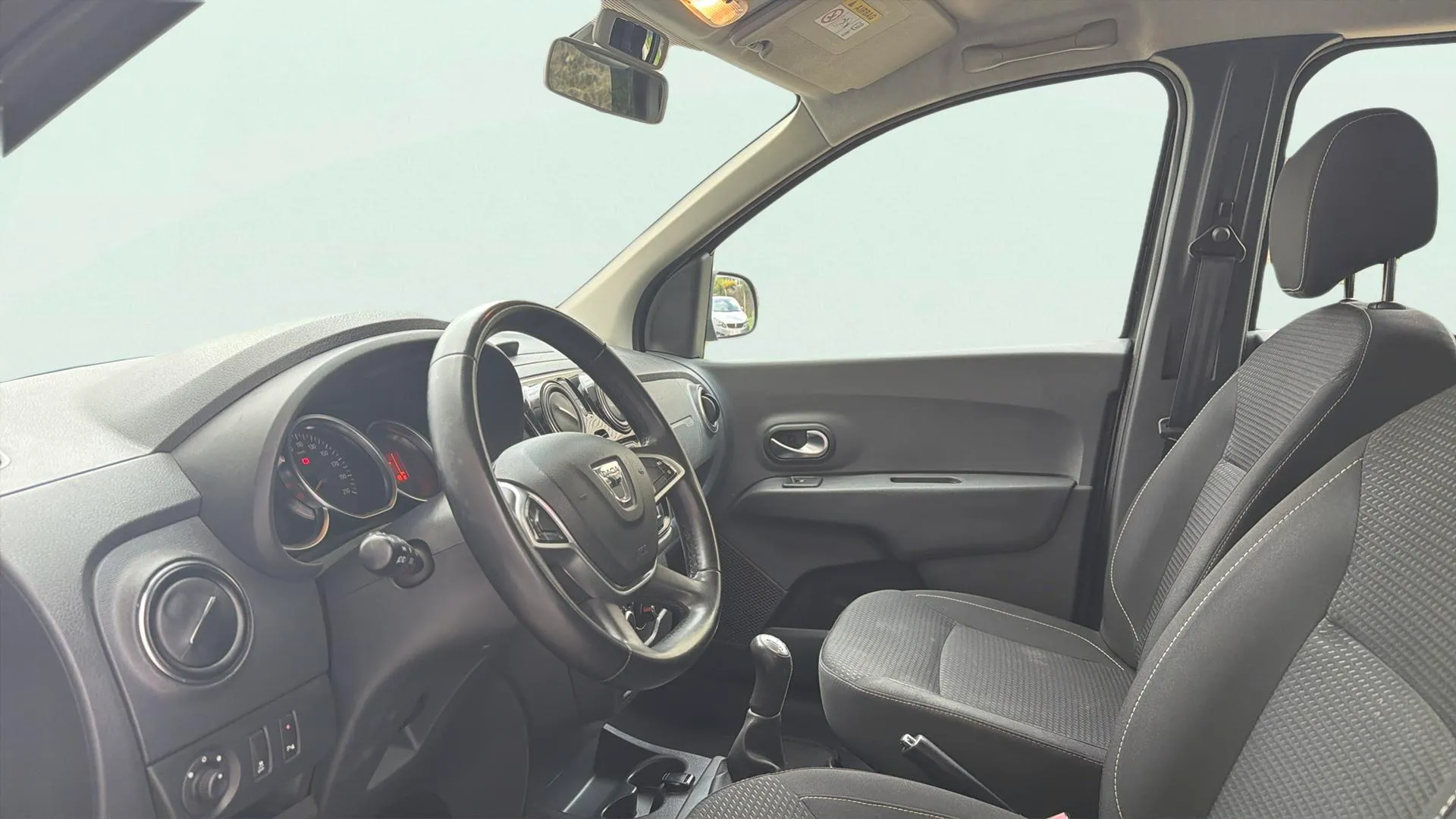 Dacia Lodgy Laureate TCe 5 plazas - foto 12