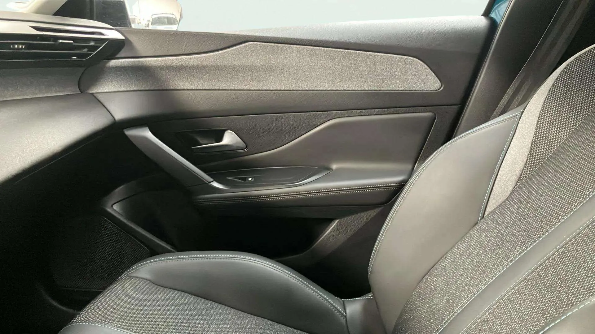 Peugeot 308 Allure PureTech 130 - foto 14