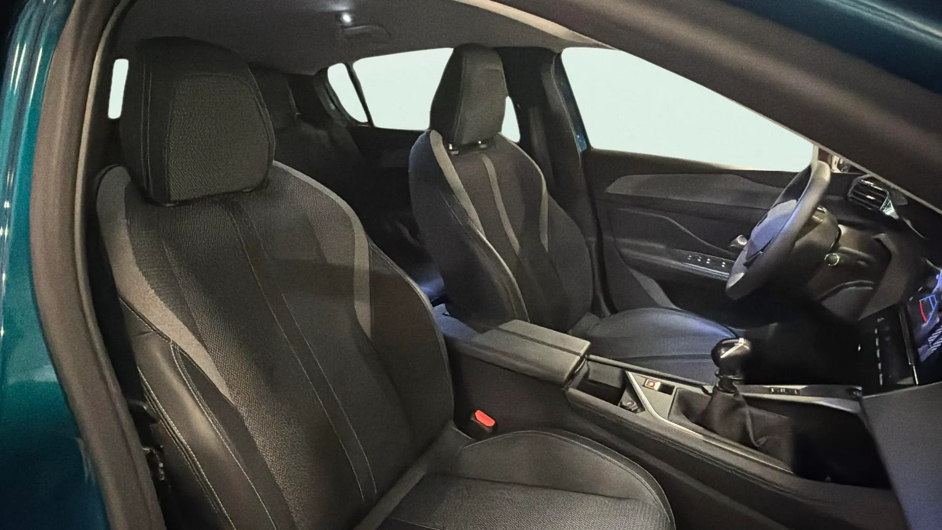 Peugeot 308 Allure PureTech 130 - foto 15