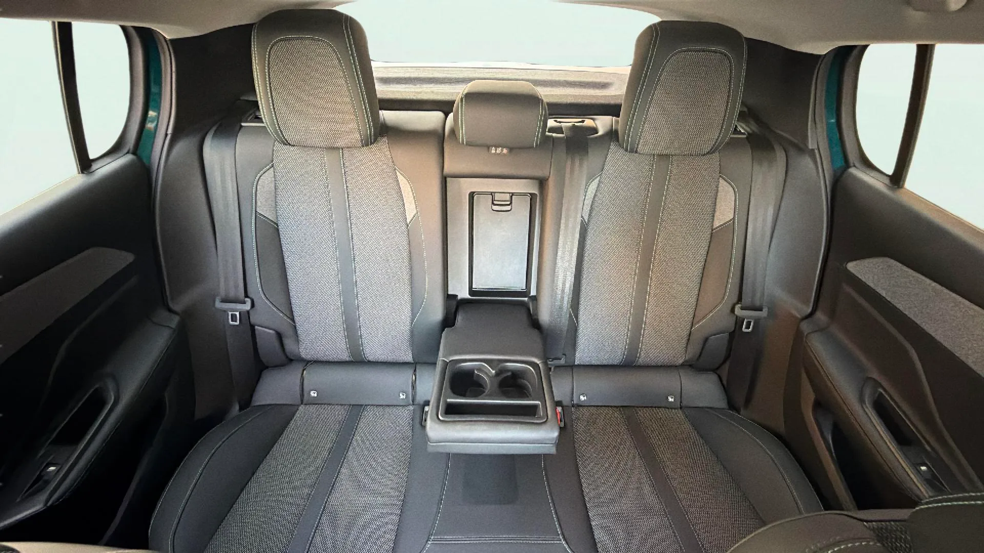 Peugeot 308 Allure PureTech 130 - foto 16