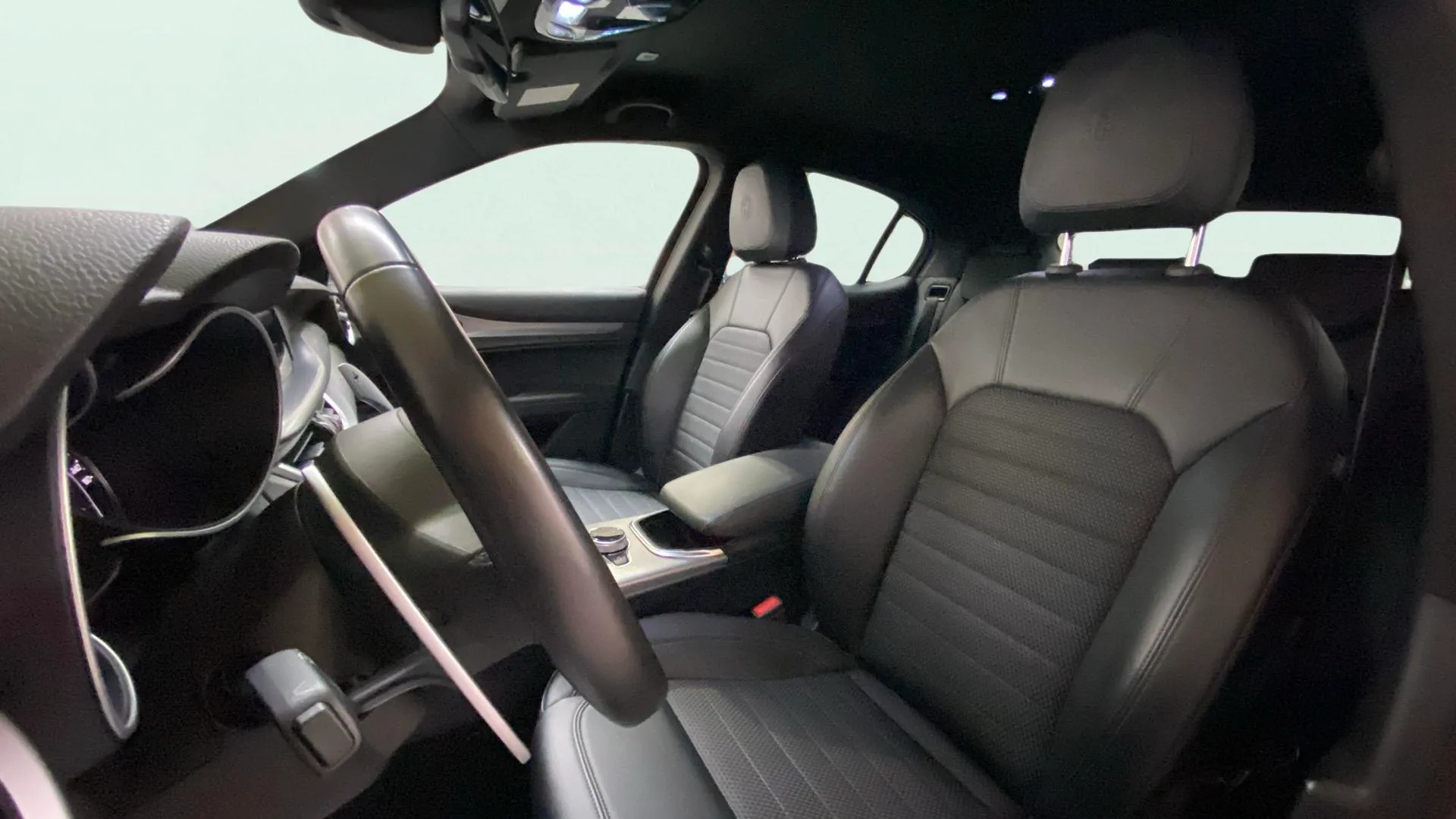 Alfa Romeo Stelvio 2.2 Diésel Veloce RWD - foto 9