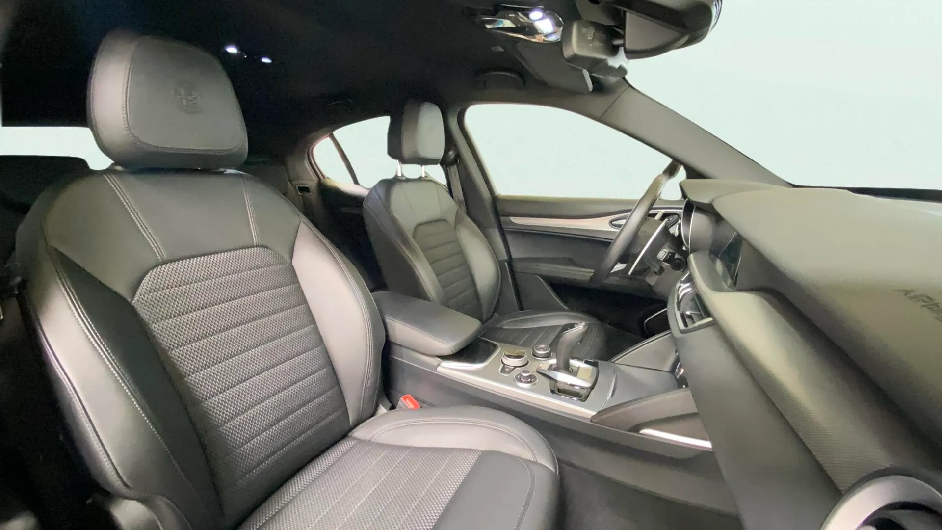 Alfa Romeo Stelvio 2.2 Diésel Veloce RWD - foto 22