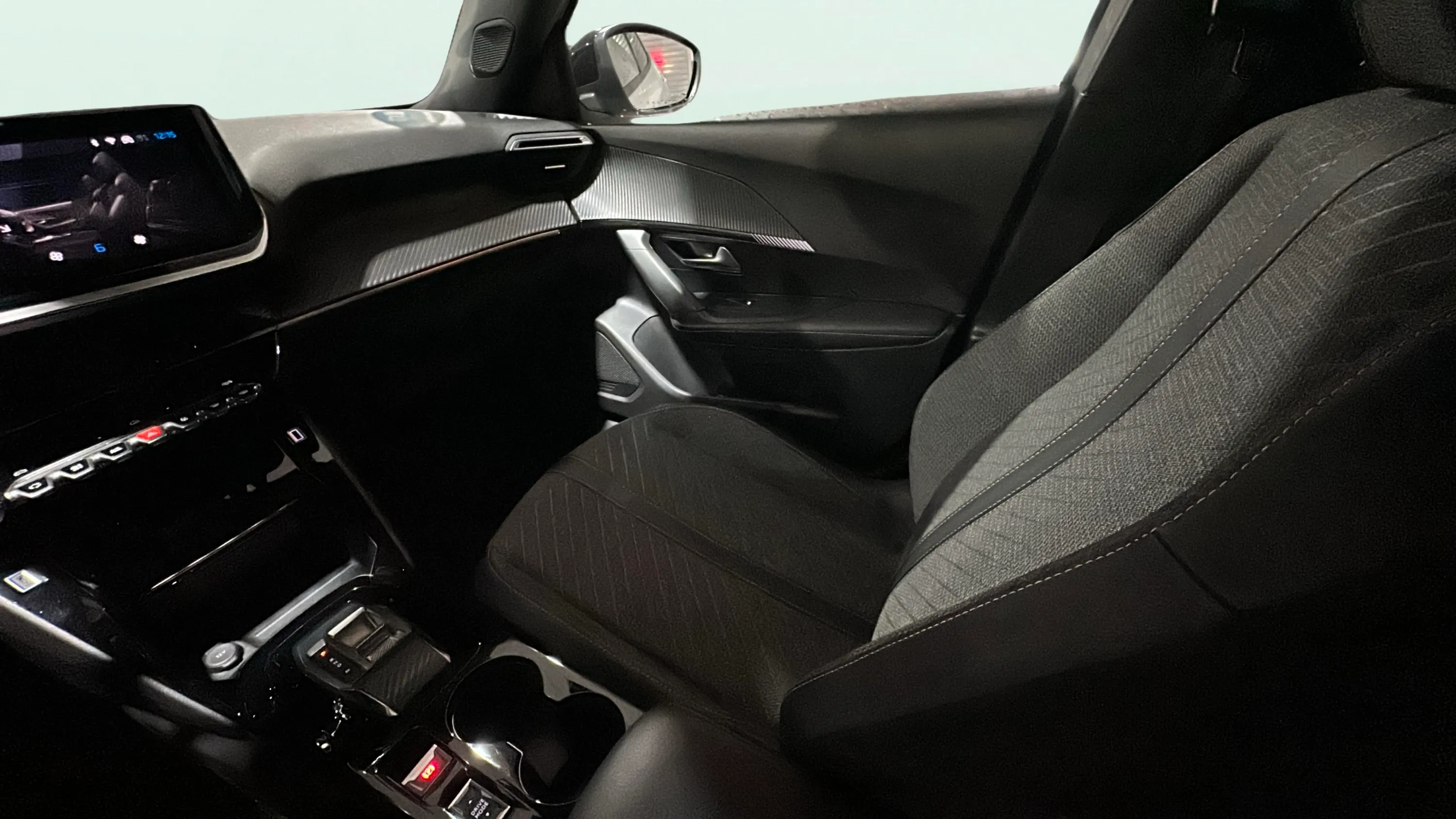 Peugeot 2008 N2008 Allure Hybrid 145 eDCS6 - foto 11