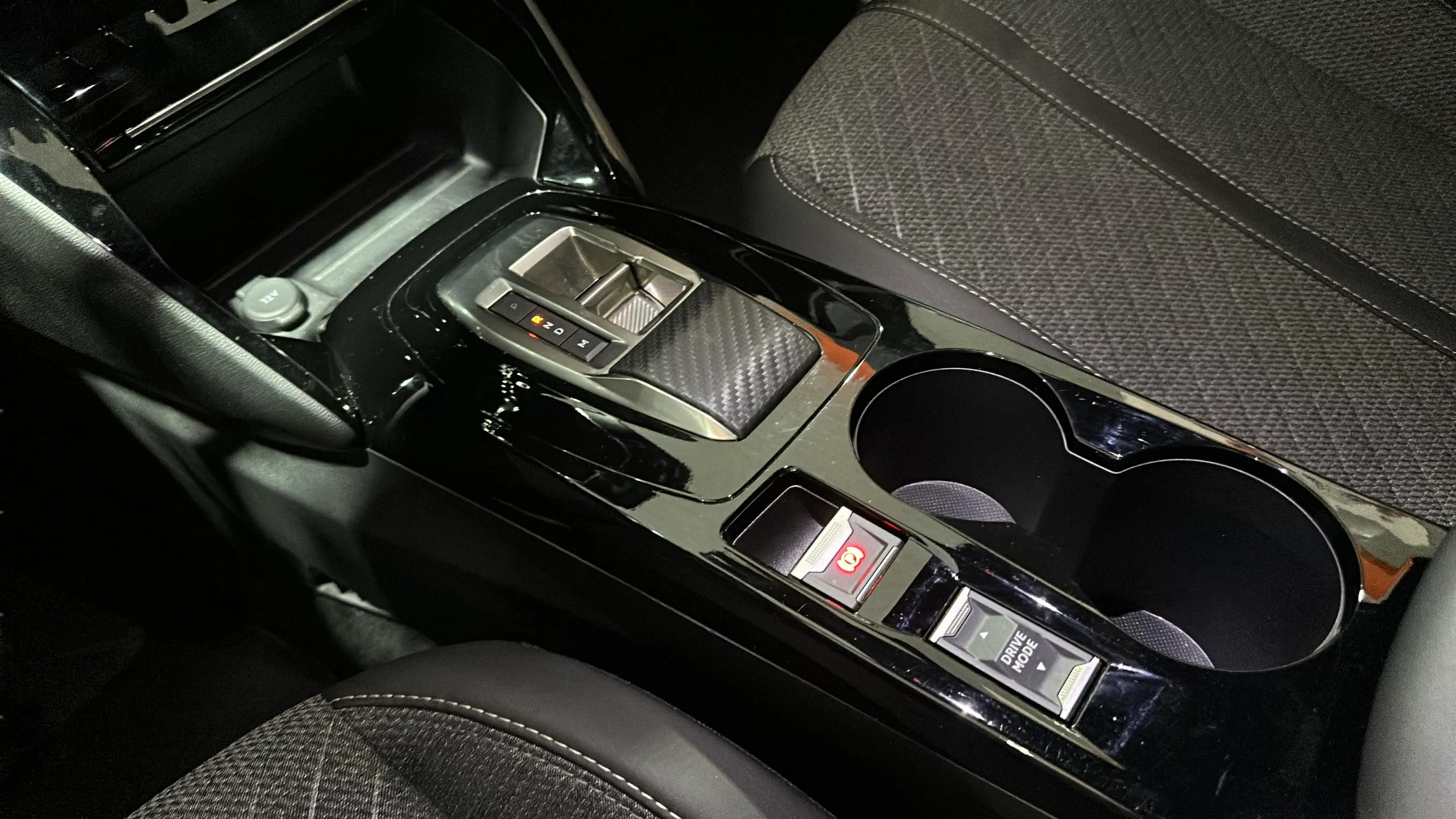 Peugeot 2008 N2008 Allure Hybrid 145 eDCS6 - foto 17