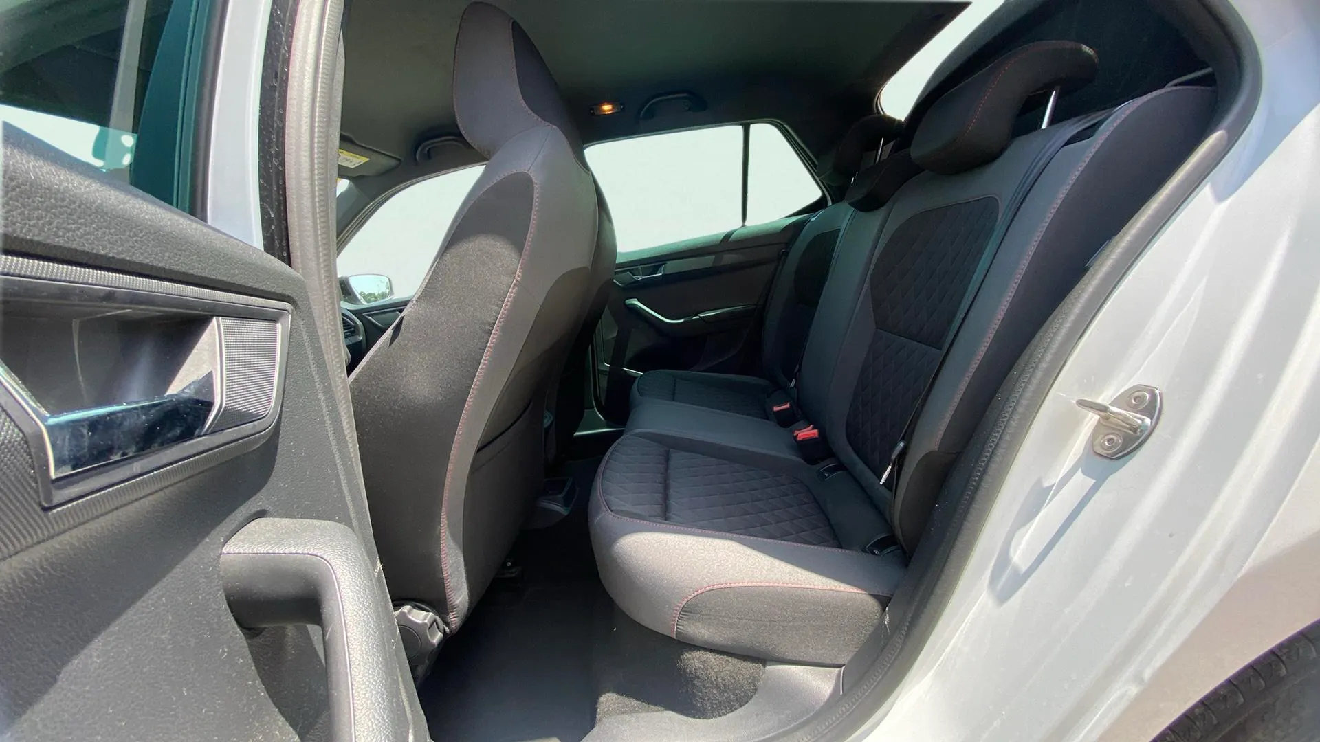 Škoda Fabia 1.0 TSI Ambition - foto 13