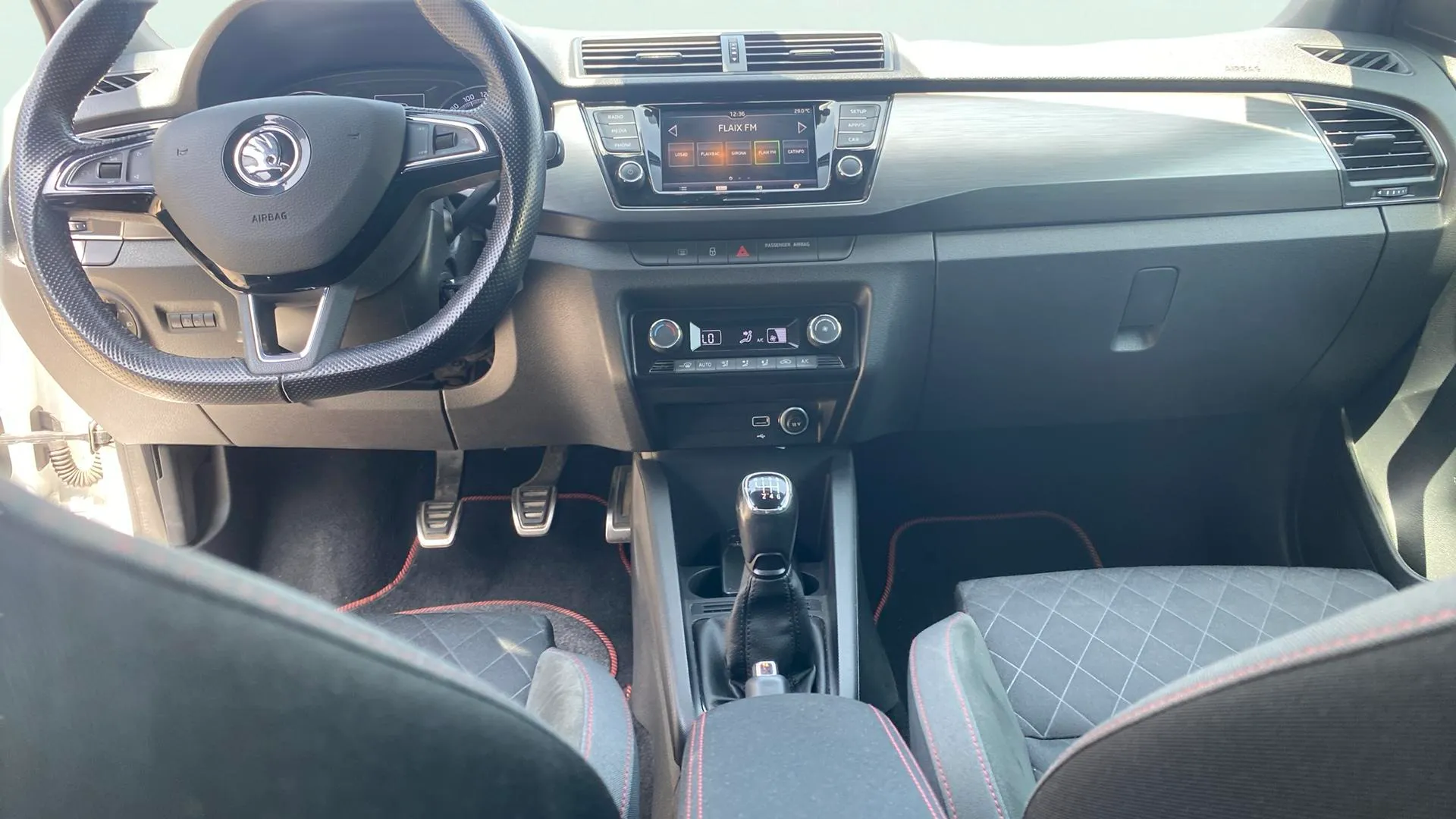 Škoda Fabia 1.0 TSI Ambition - foto 9