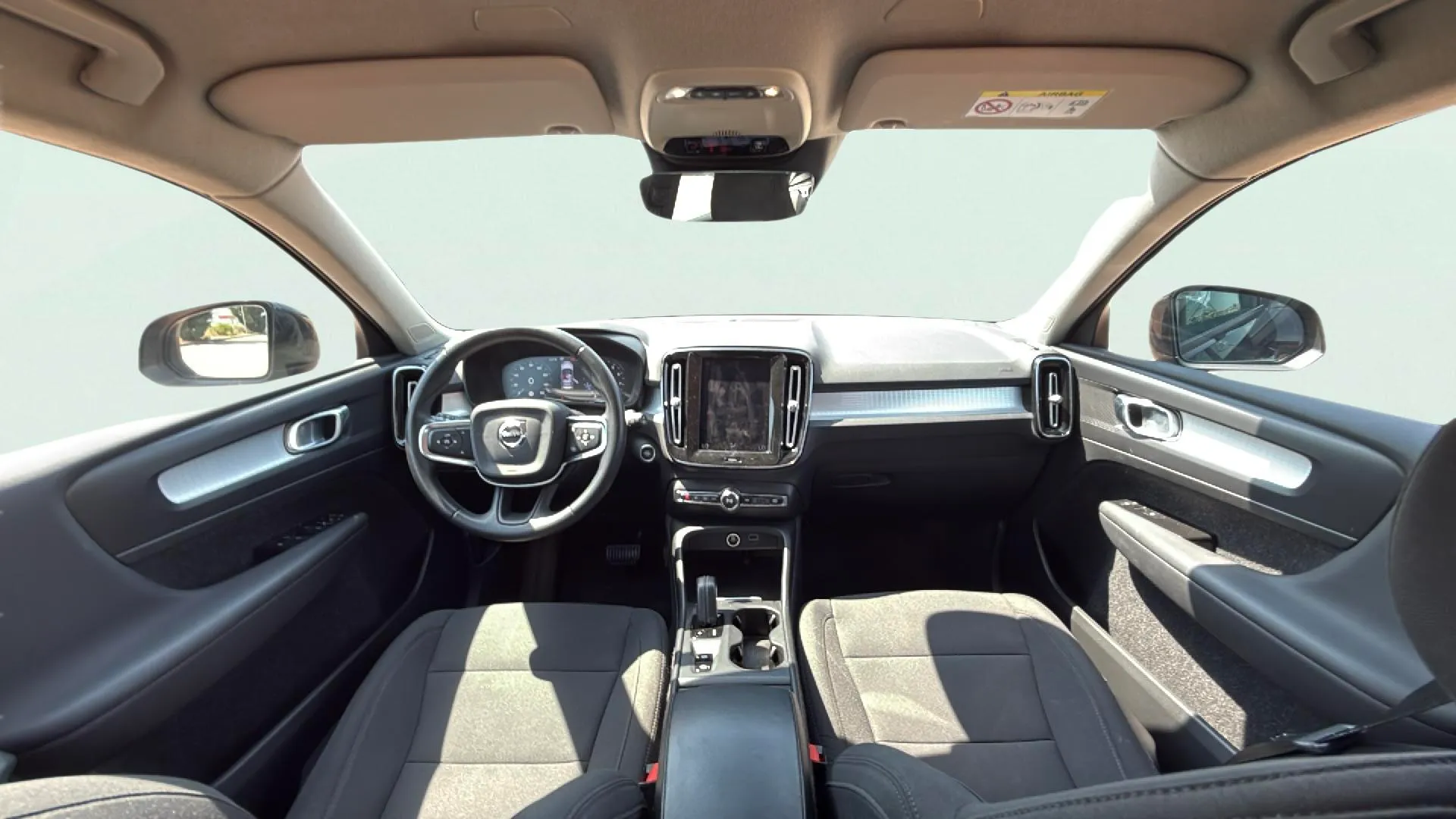 Volvo XC40 2.0 B3 G Momentum Pro - foto 13