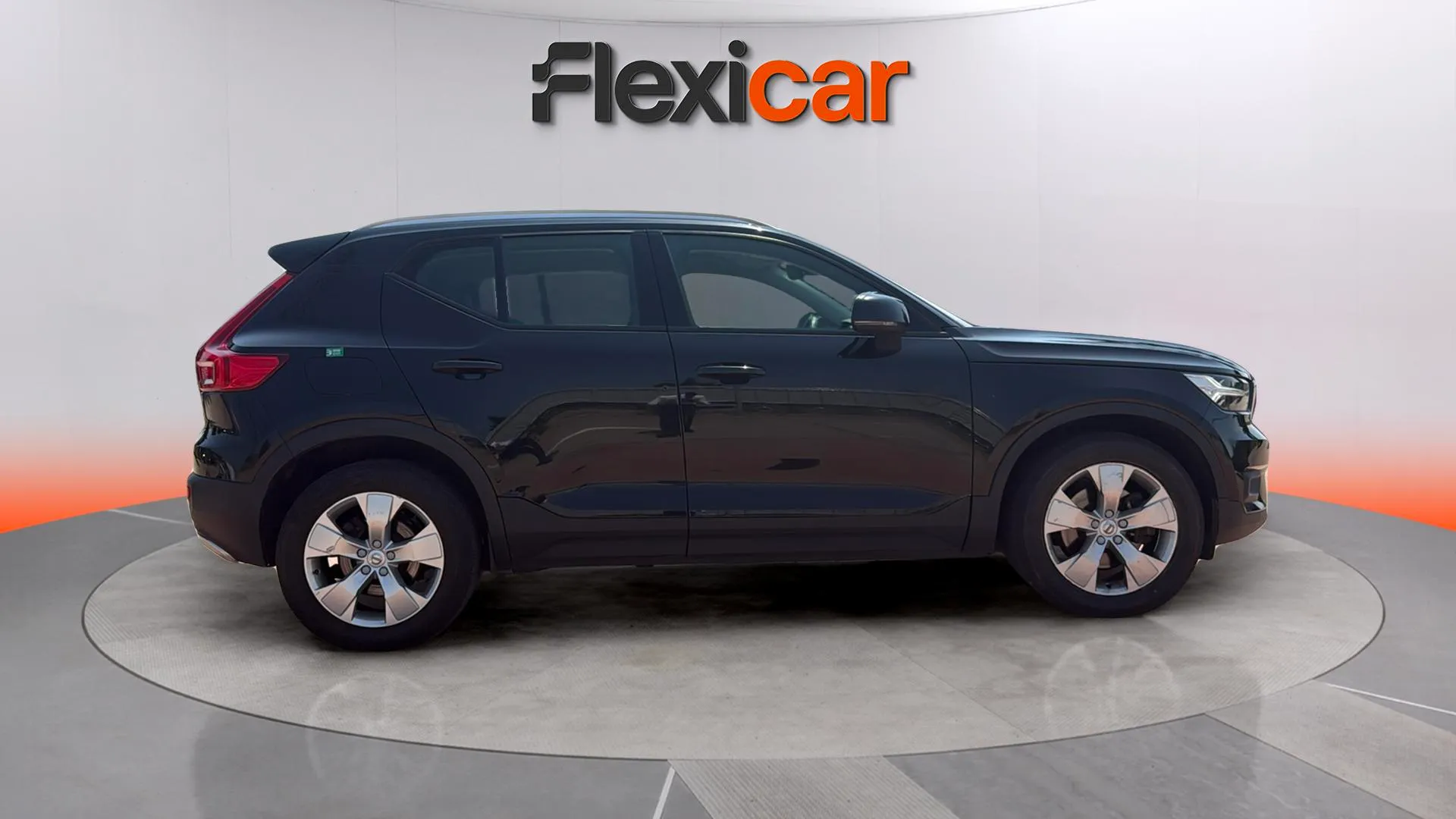 Volvo XC40 2.0 B3 G Momentum Pro - foto 3