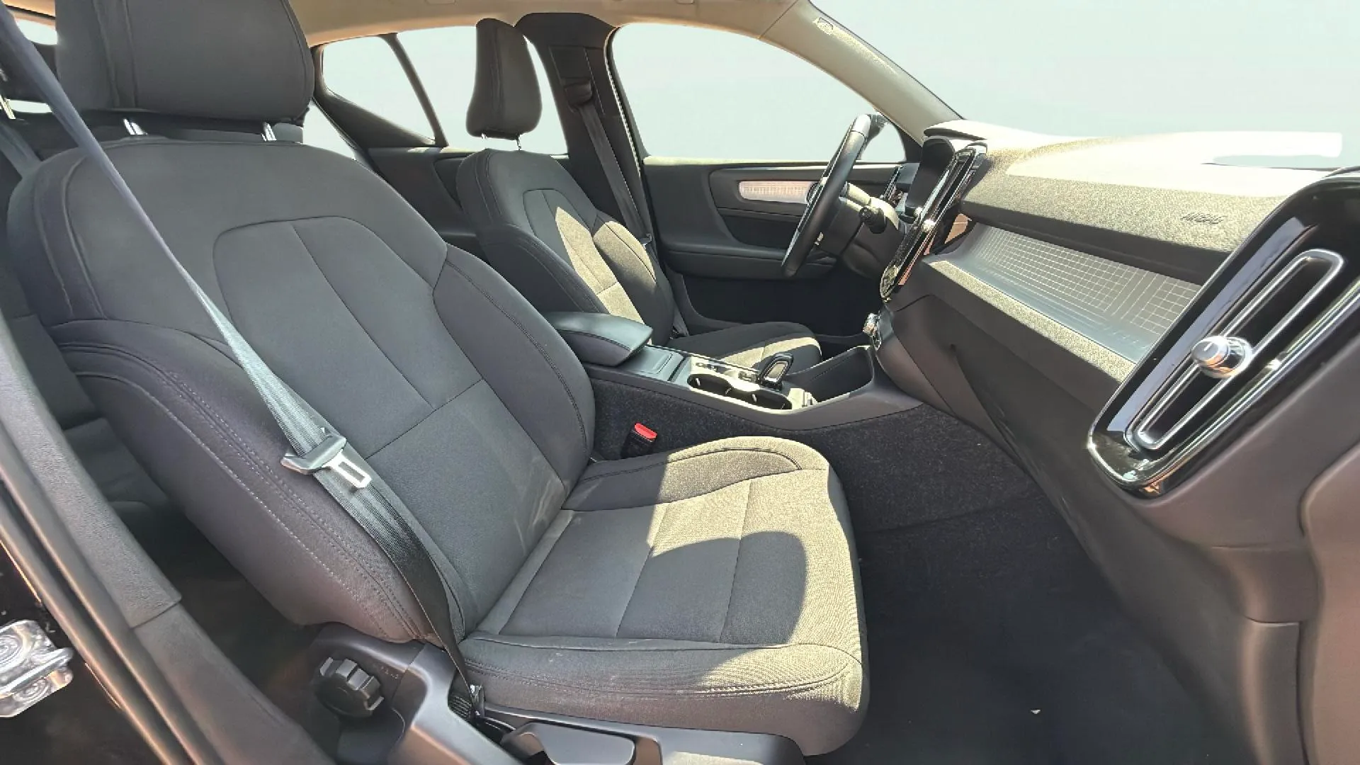 Volvo XC40 2.0 B3 G Momentum Pro - foto 10