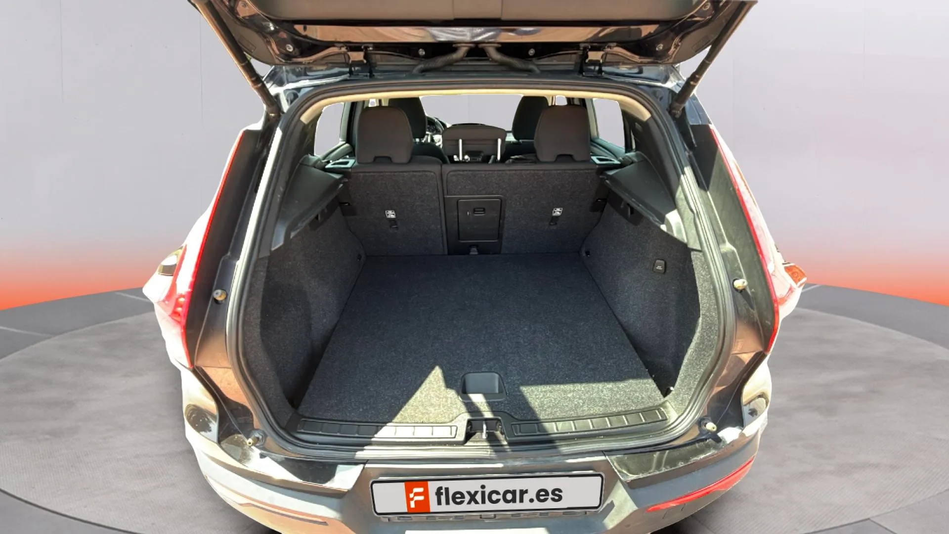 Volvo XC40 2.0 B3 G Momentum Pro - foto 12