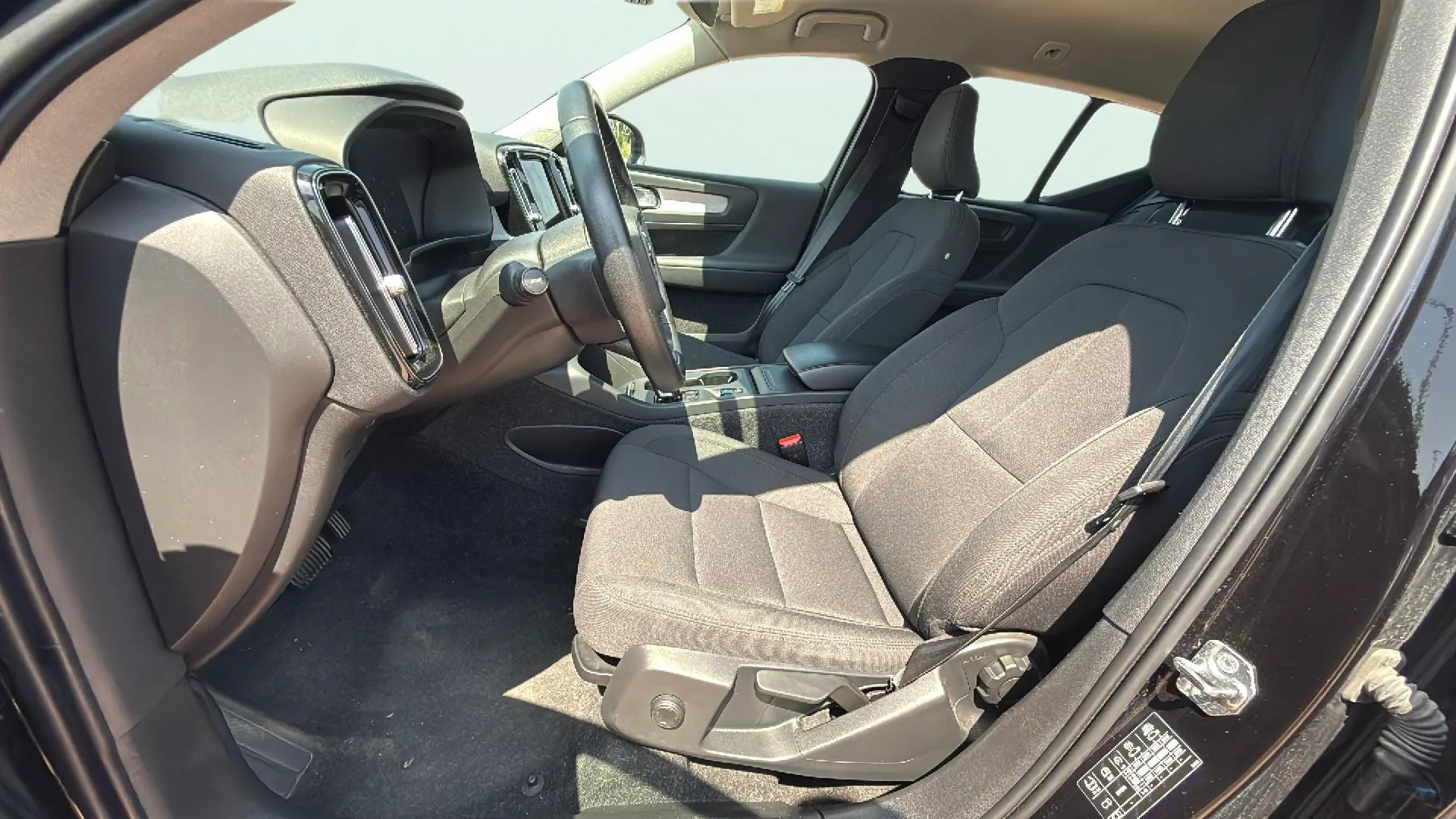Volvo XC40 2.0 B3 G Momentum Pro - foto 9