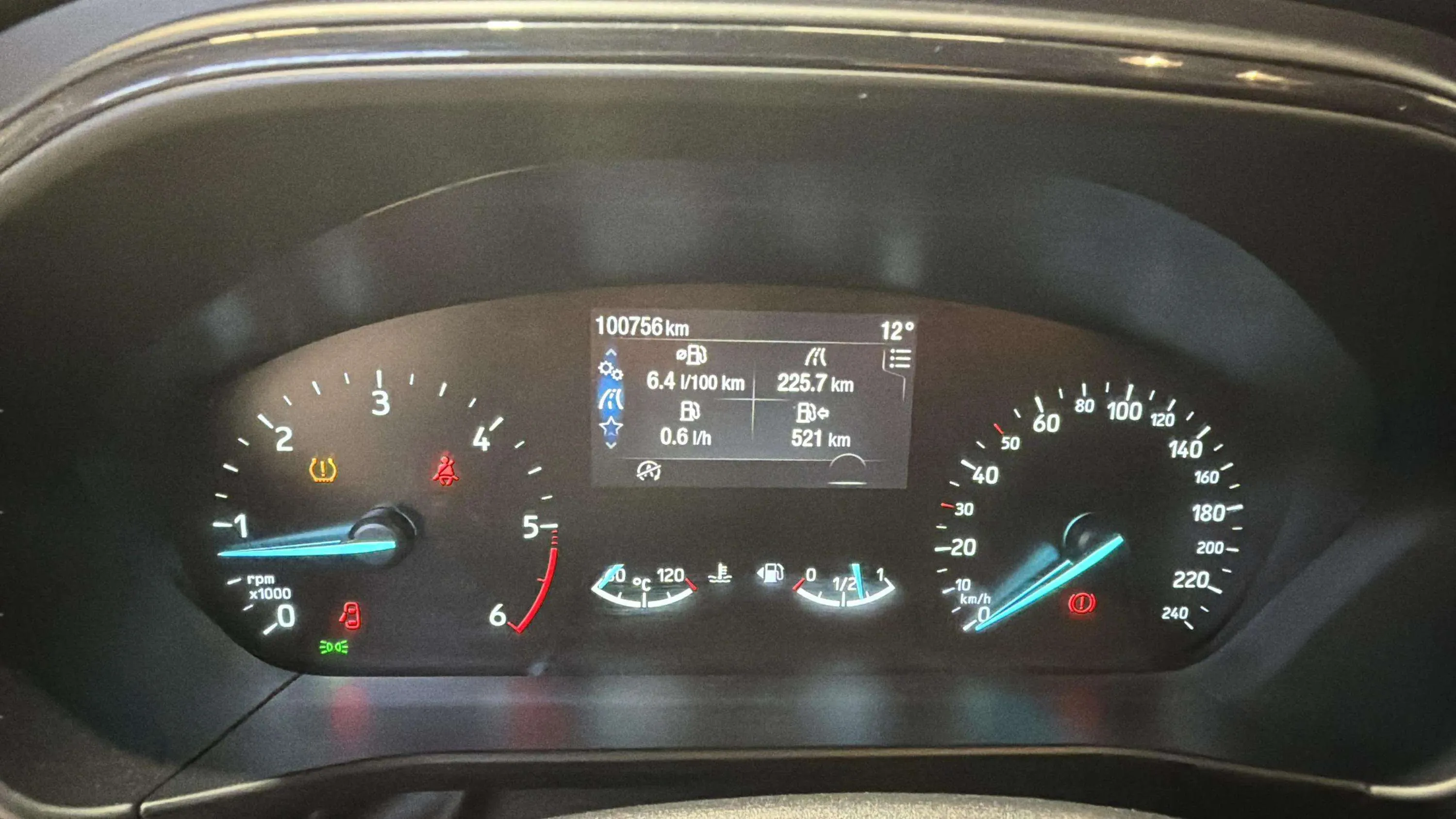 Ford Focus 1.5 EcoBlue ST-Line - foto 12