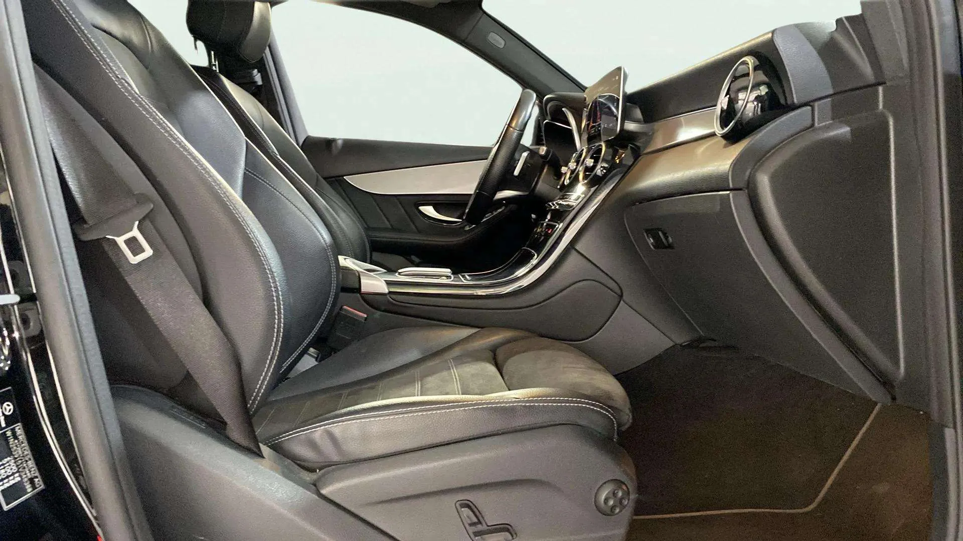 Mercedes-Benz GLC 220 d 4MATIC - foto 12