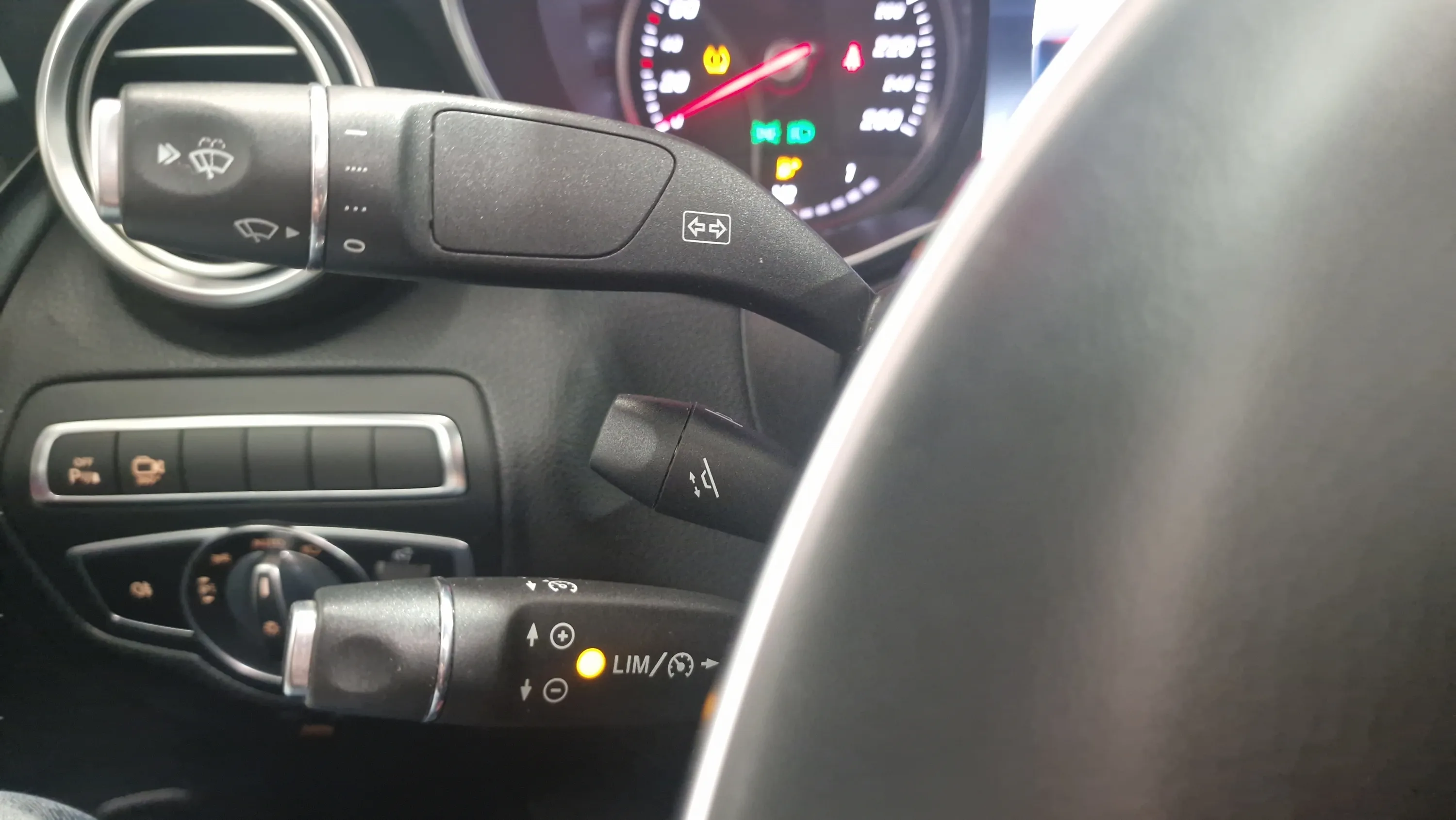 Mercedes-Benz GLC 250 d 4MATIC - foto 17