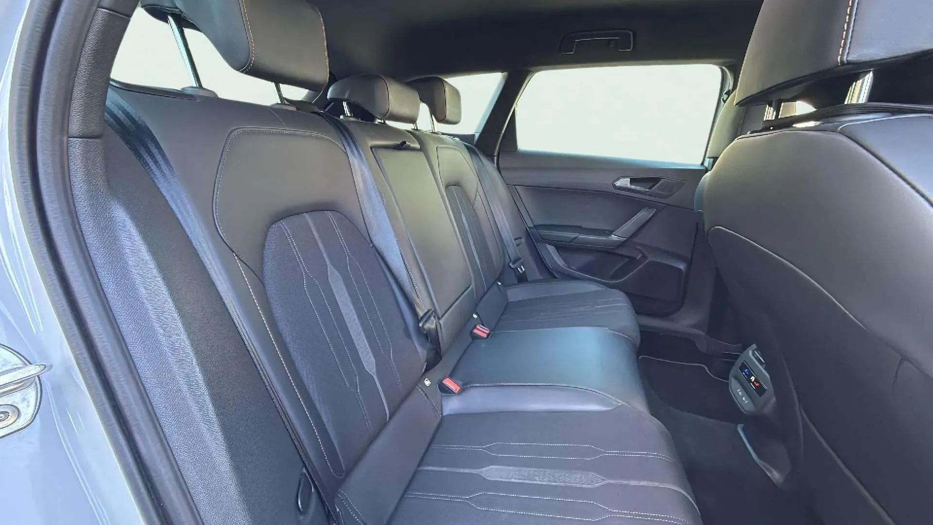 Cupra León SP 1.5 eTSI DSG - foto 19