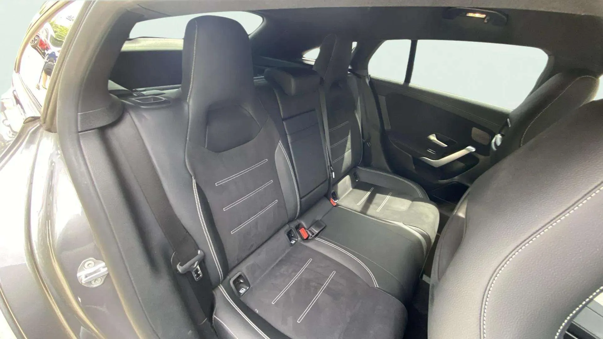 Mercedes-Benz CLA 200 D DCT Shooting Brake - foto 18