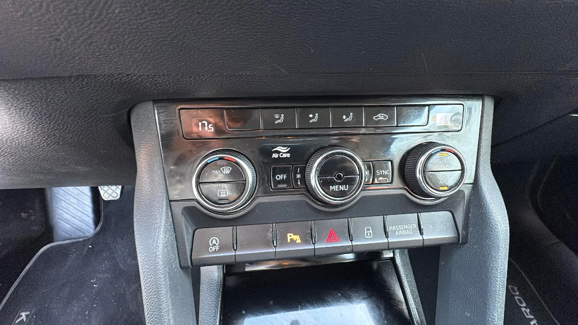 Škoda Karoq 1.0 TSI Active - foto 21