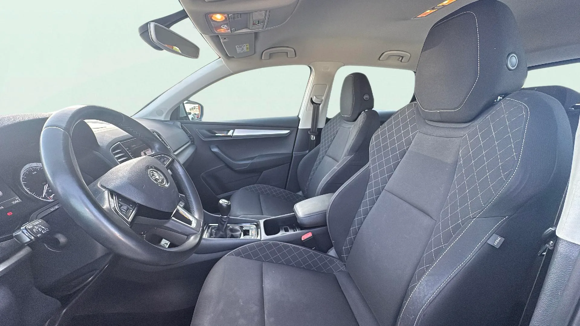 Škoda Karoq 1.0 TSI Active - foto 17