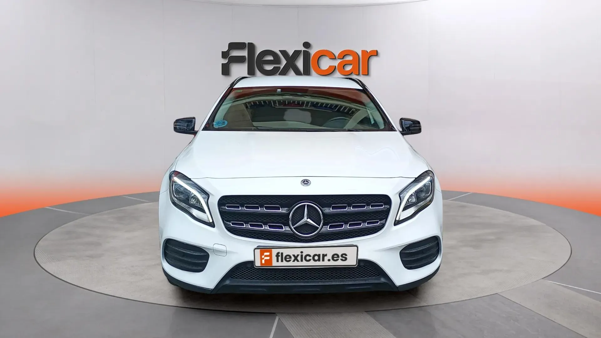 Mercedes-Benz GLA 180 - foto 2
